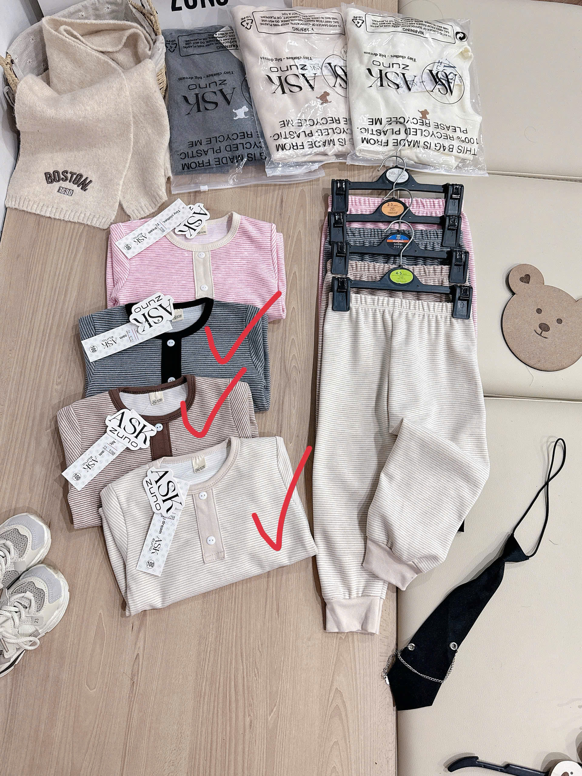 Q28 SET 3 BỘ DÀI SỌC NGANG 3 MÀU 2 CÚC- A100.289