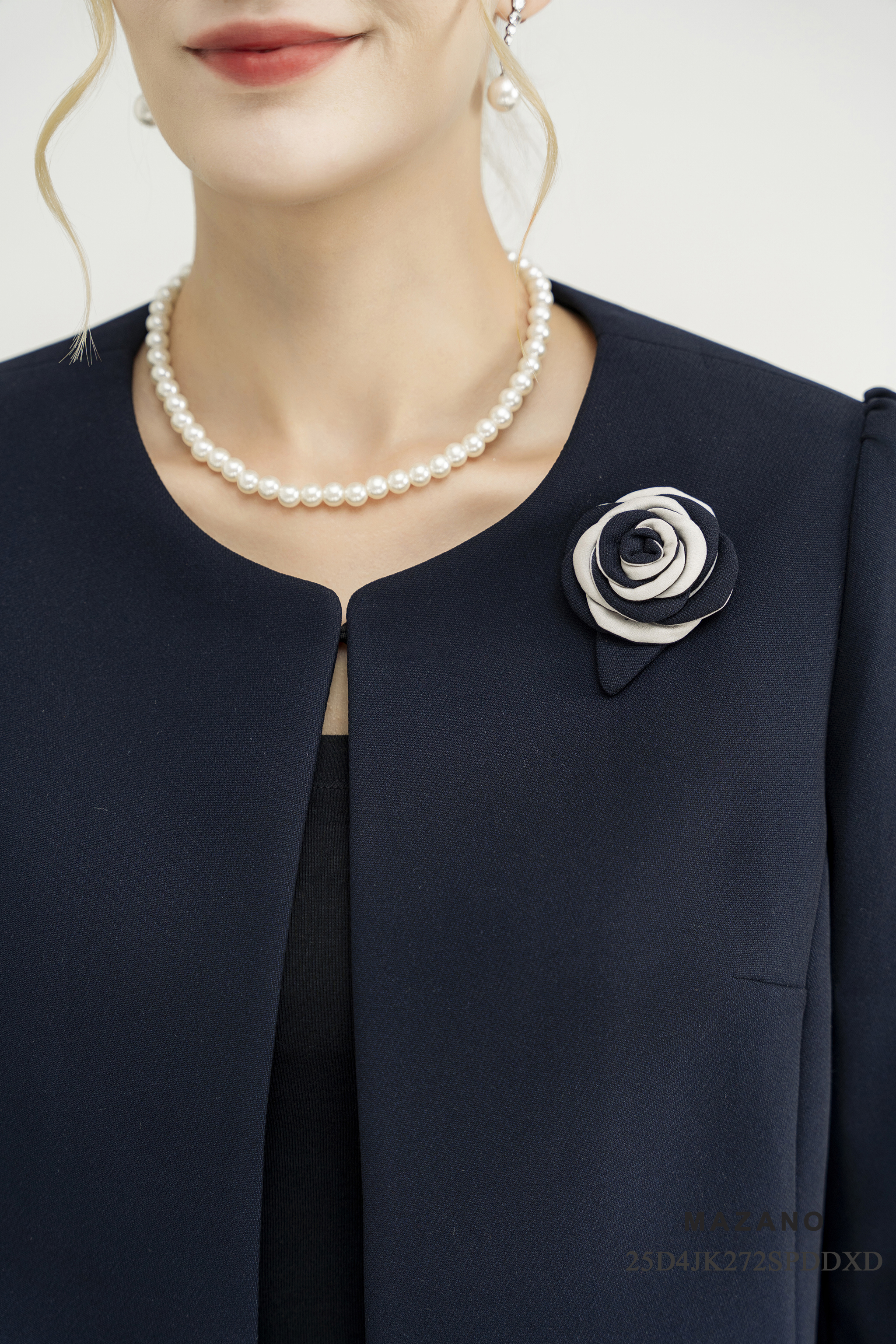 Áo khoác ngắn Suông Vải tuytsi cao cấp Đính hoa thủ công Dài dưới eo_thumbnail_3