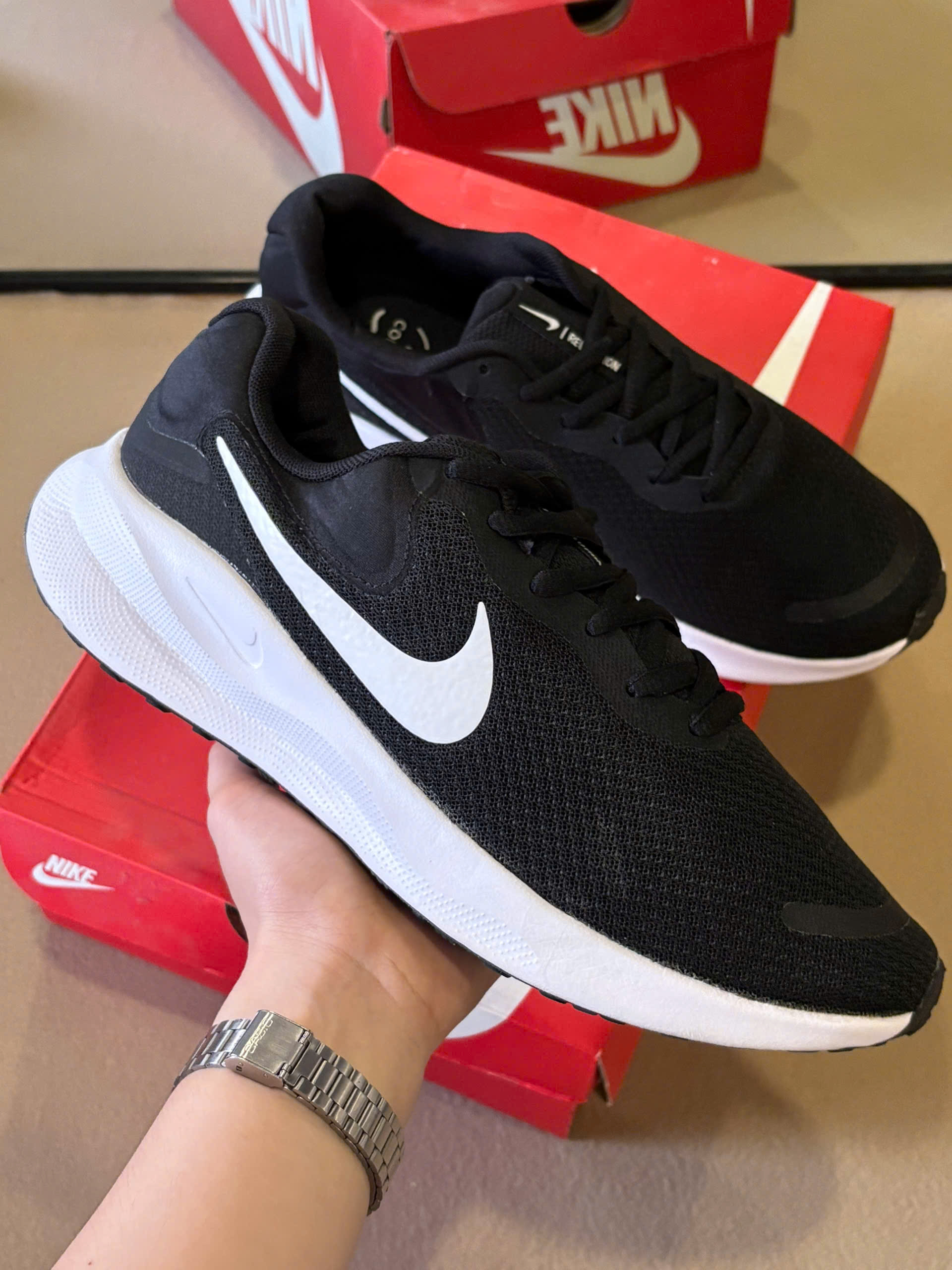 Nike Revolution 7 Black White FB2207-001_thumbnail_0