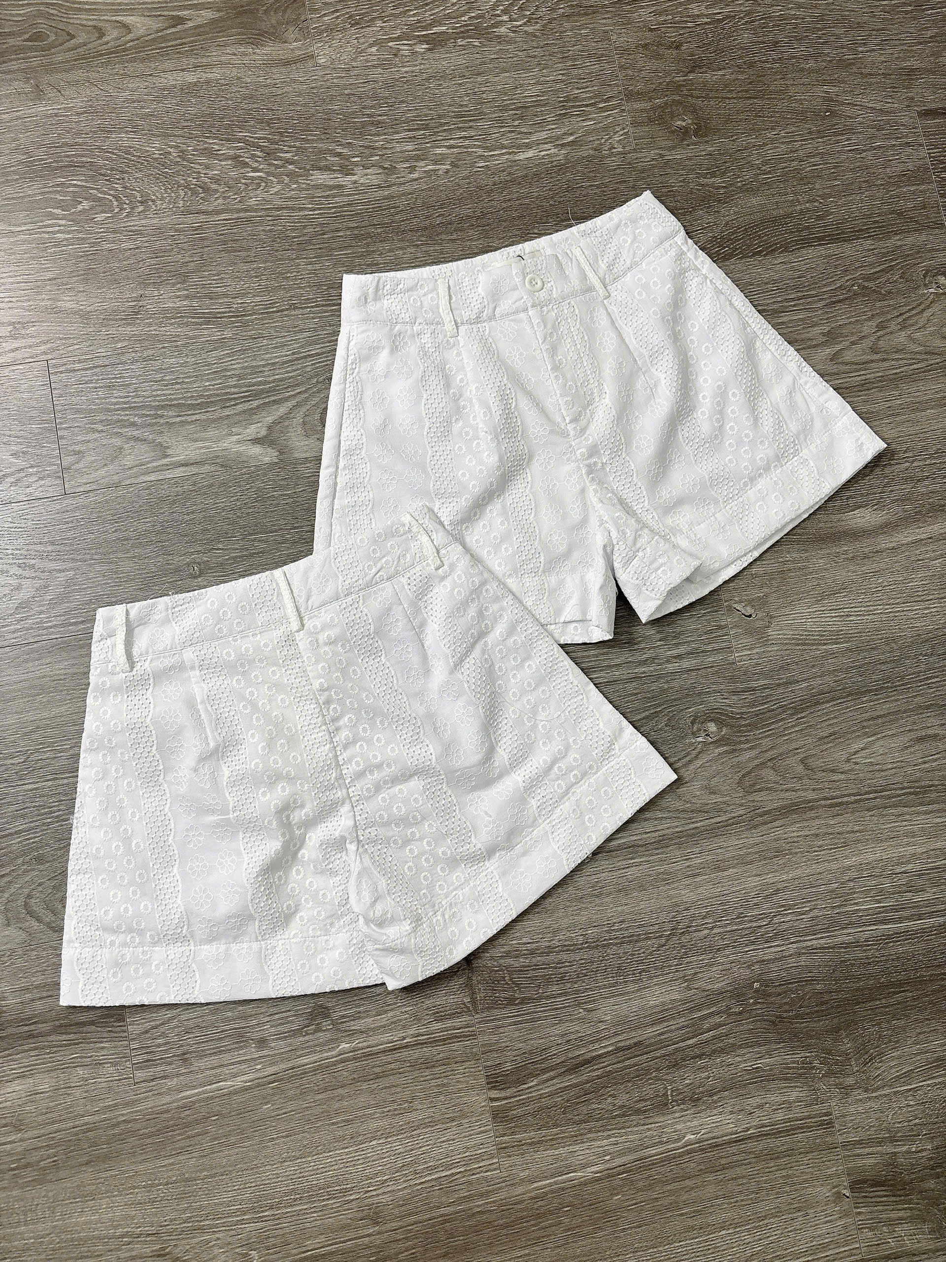 H99 QUẦN SHORT TRẮNG THÊU HOA_thumbnail_1