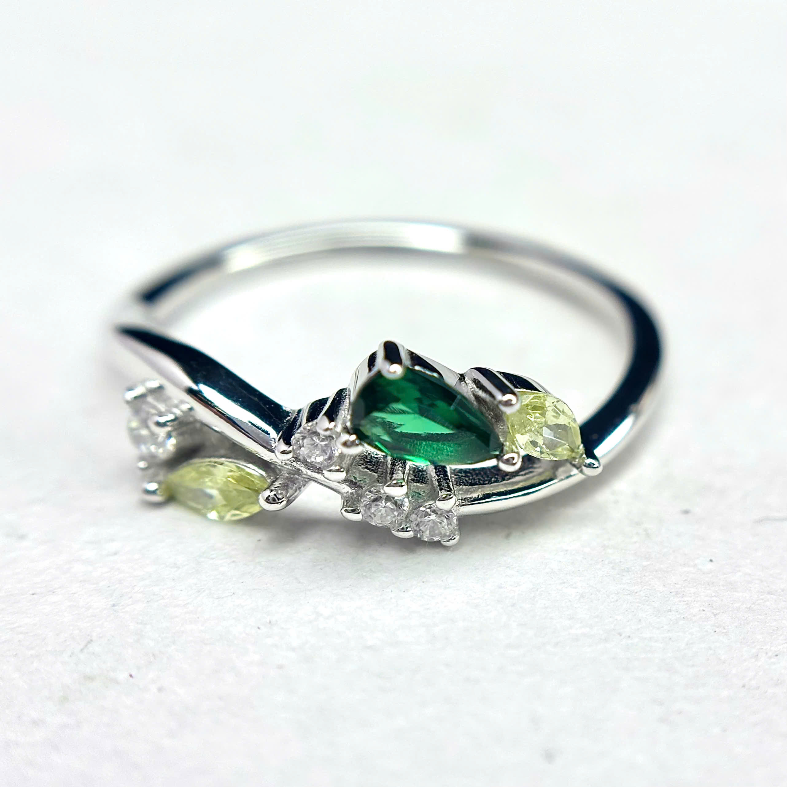 Nhẫn bạc xi bạch kim đá vàng xanh size 6