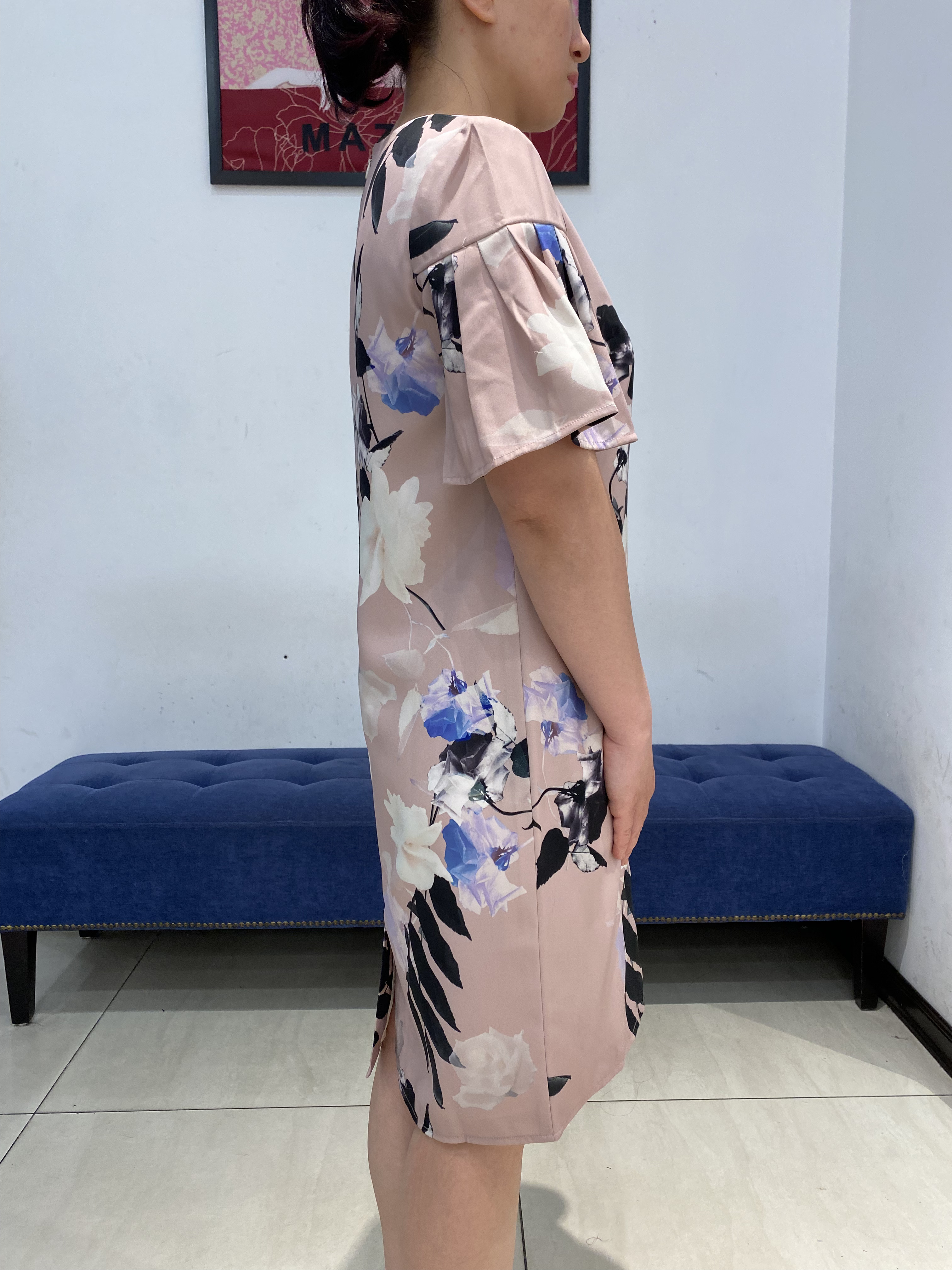 Váy họa tiết tay cách điệu