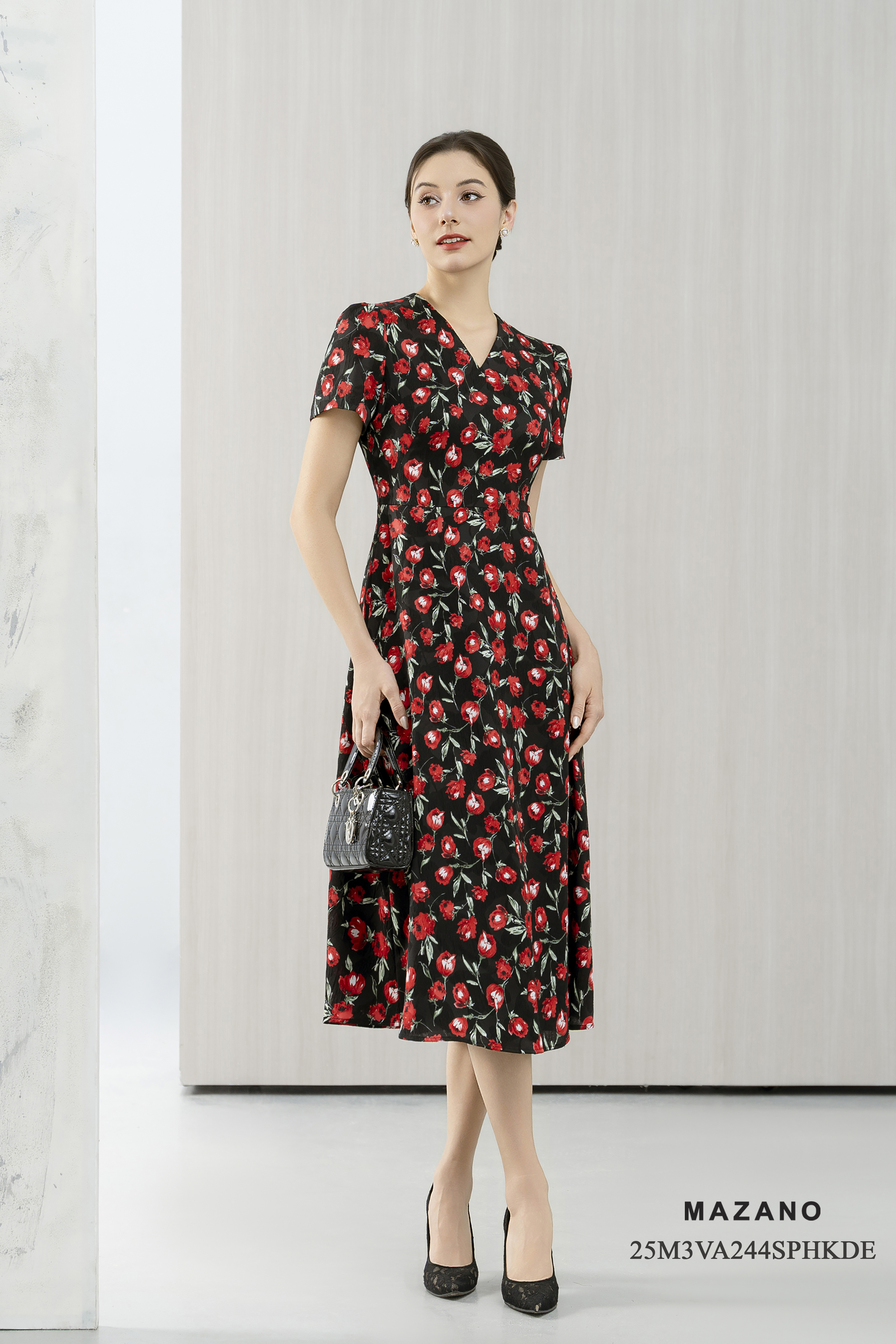 Váy đầm ôn chân rủ Vải thô lụa Cổ V Tay ngắn xếp ly Dài qua bắp chân