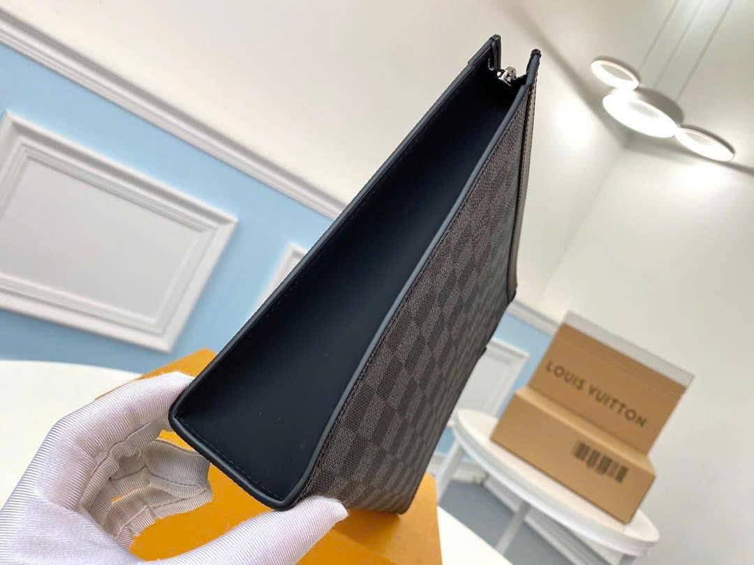 Clutch LV Pochette Voyage MM Monogram Eclips_thumbnail_4