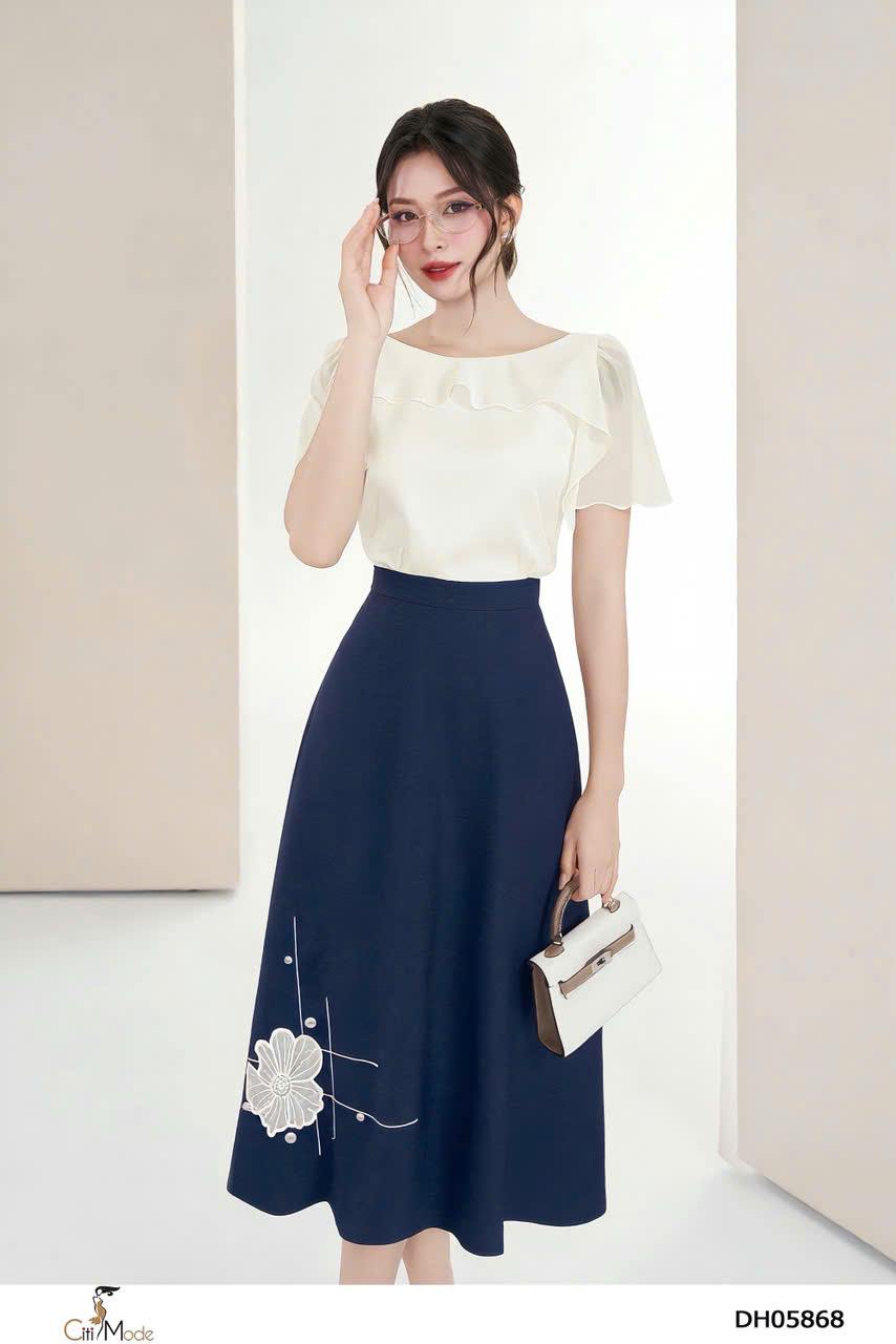 Đầm xòe tím than phối tơ kem đính hoa laser