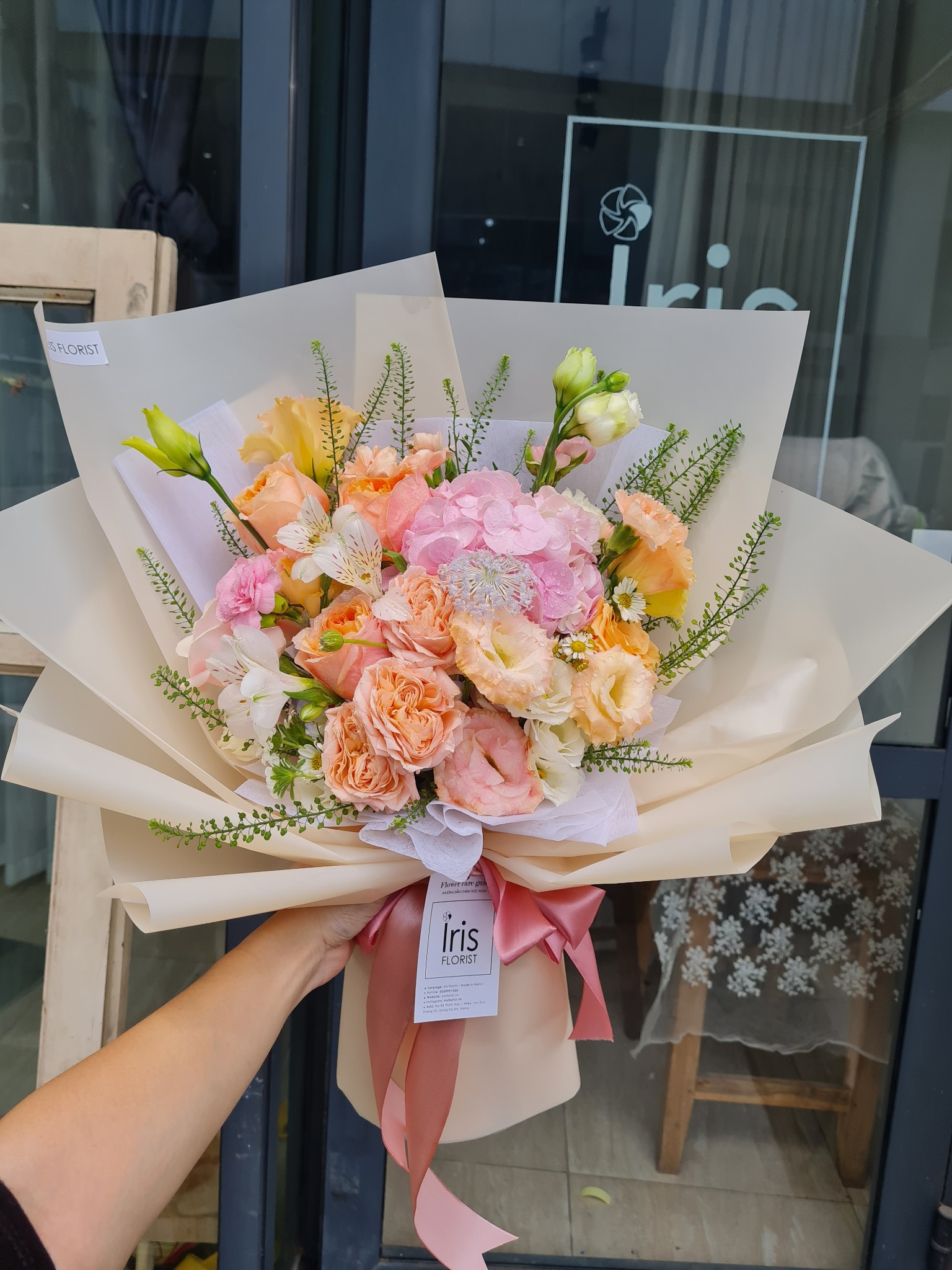 Bó tú cầu hồng mix hoa hồng - Tone cam hồng_thumbnail_0