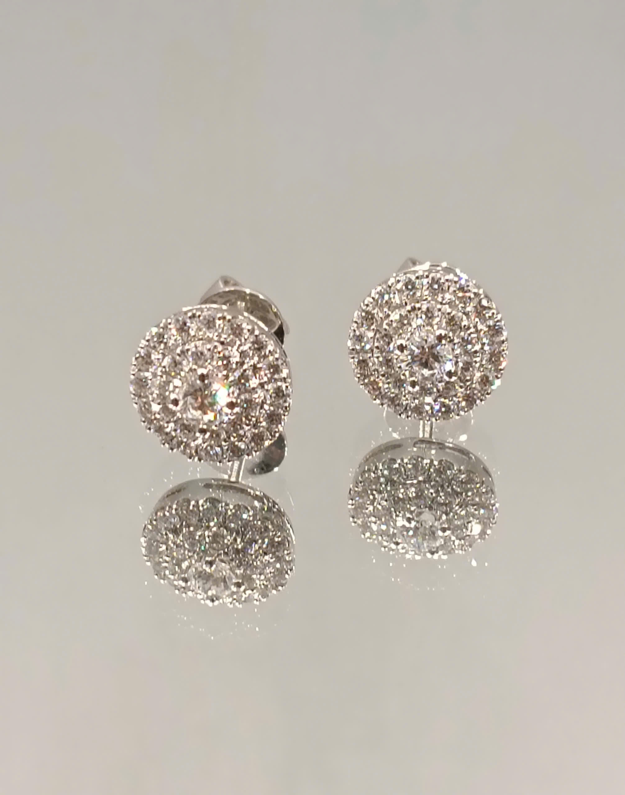 Hoa Tai Halo Chủ 3.2Ly