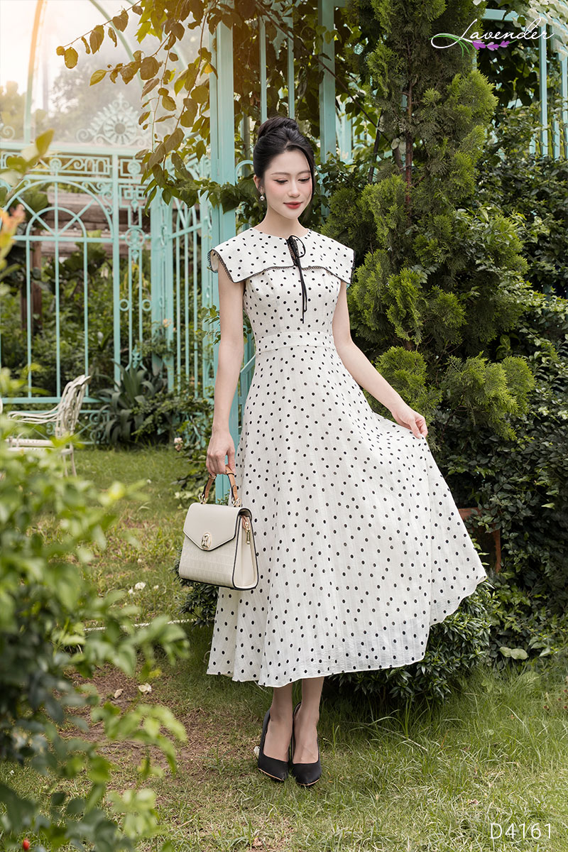 Đầm cổ vuông chấm bi trắng D4161