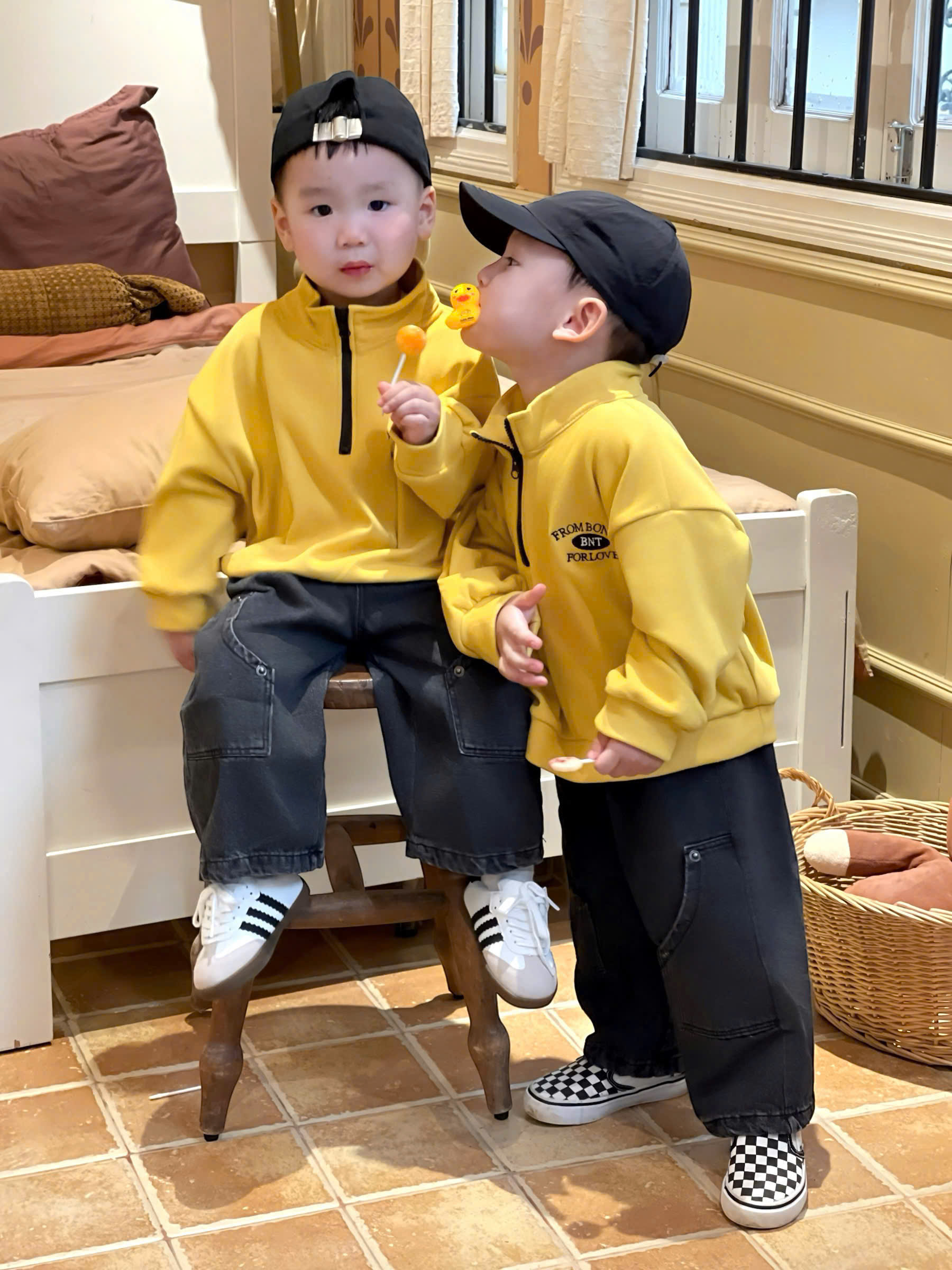 Q98 BỘ DÀI QUẦN BÒ BNT VÀNG KID- A211.42