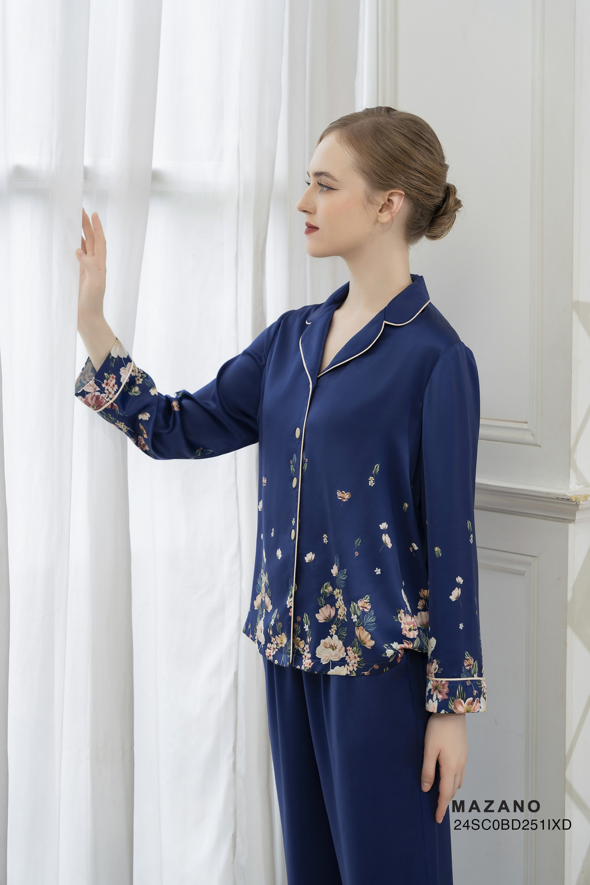 Bộ mặc nhà suông Vải lụa   Họa tiết in hoa bố cục  Cổ bẻ ve Tay dài Dài quần tới mắt cá chân_thumbnail_2