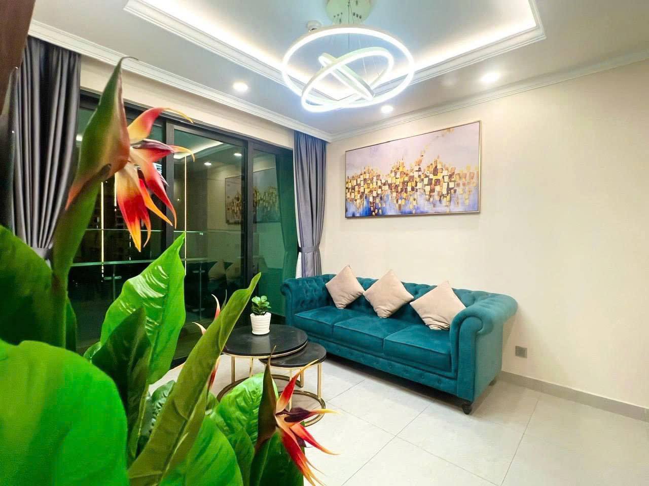 Thuê căn hộ 3Pn, tháp Cruz - dt lớn ban công thoáng mát