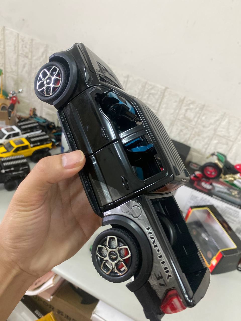 MH Ford Raptor_thumbnail_1