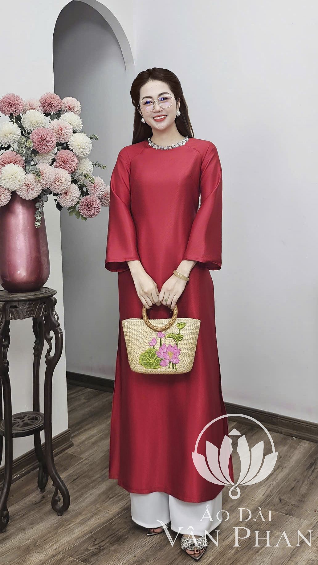 CT366 áo dài cách tân cổ khít tay loe gấm sao băng màu đỏ_thumbnail_1