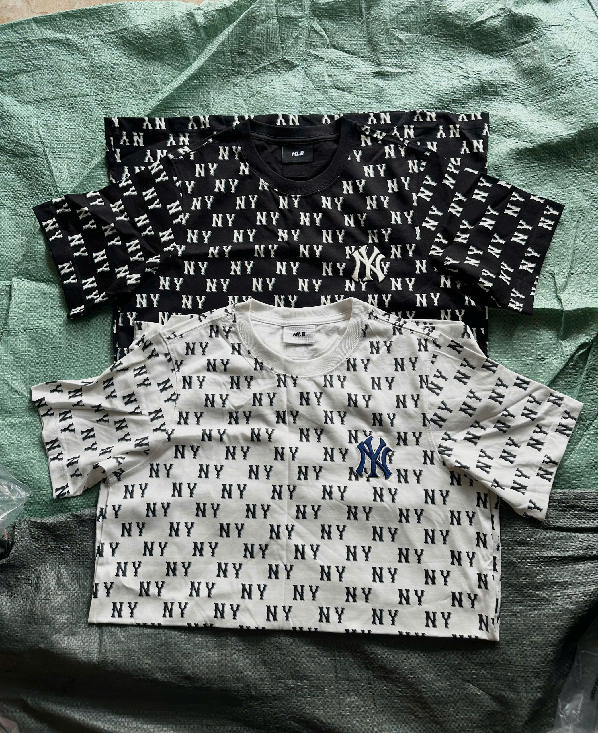 D6 ĐẦM SUÔNG 2 MÀU