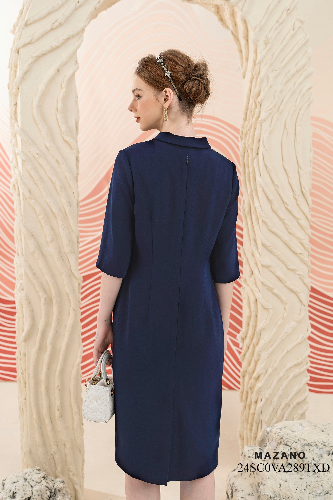 Váy Đầm suông  Cổ lá sen hoa cuốn trang trí Tay lỡ Dài qua gối - VA289TXD_thumbnail_4