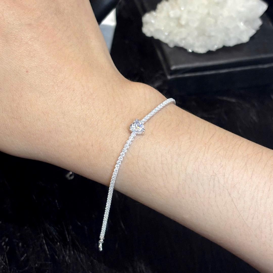 Vòng tay bạc xi kim dây đá charm tim trắng_thumbnail_3