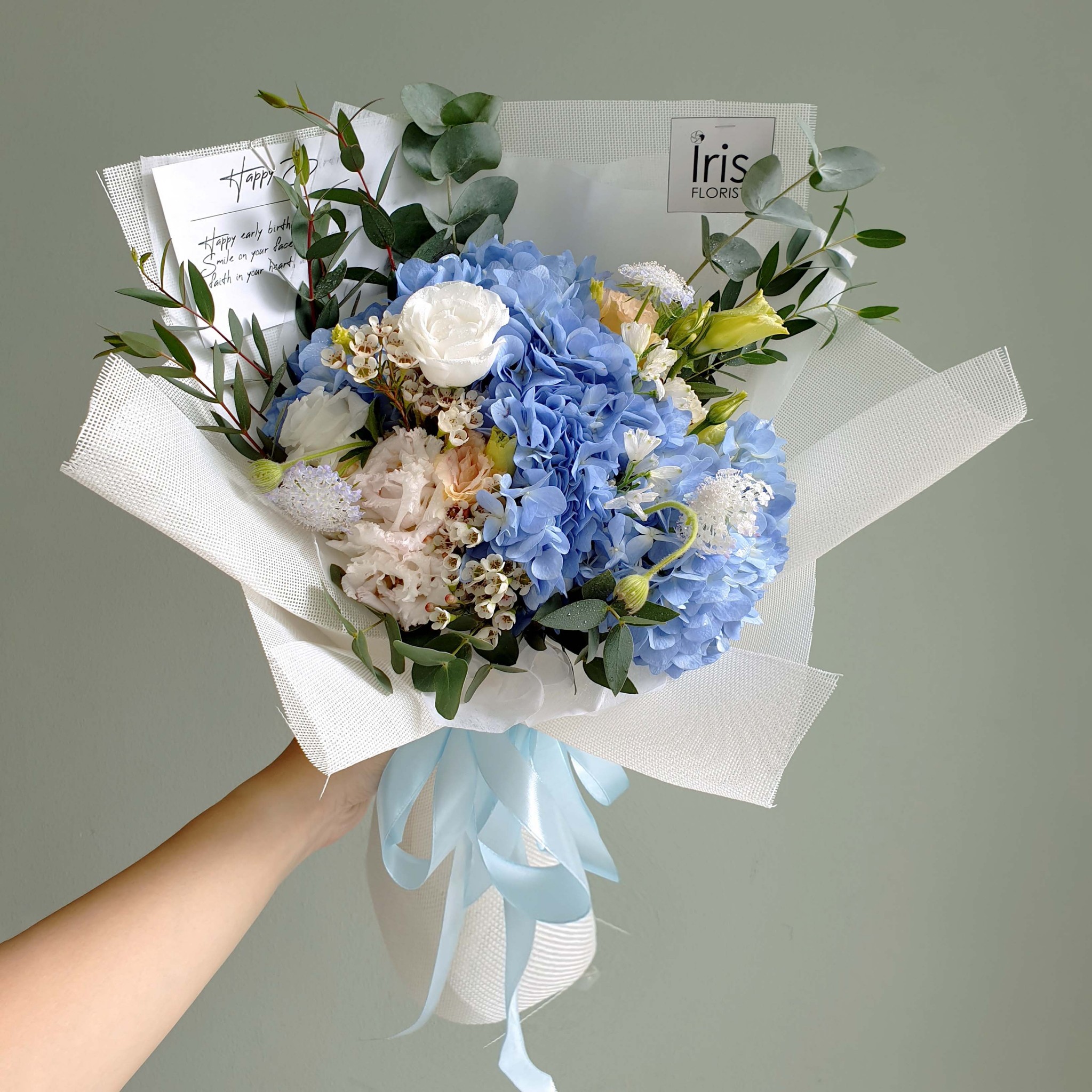 Tú cầu xanh mix hoa phụ