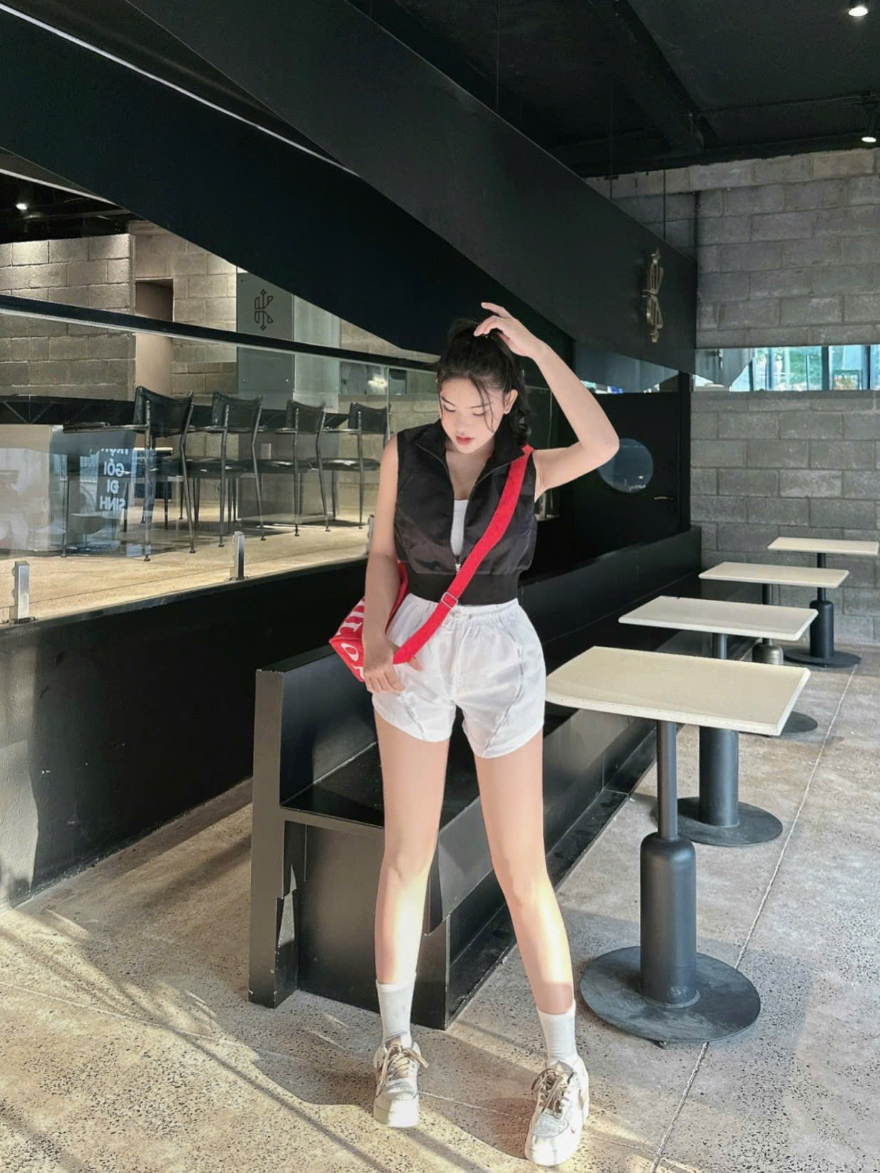 Áo Tank Thể Thao Mặc Ngoài Dáng Gile Khoá Trước_thumbnail_2