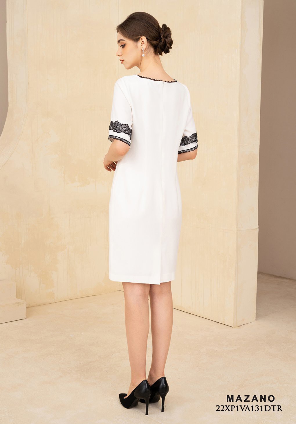 Đầm suông trắng phối ren trang trí_thumbnail_3