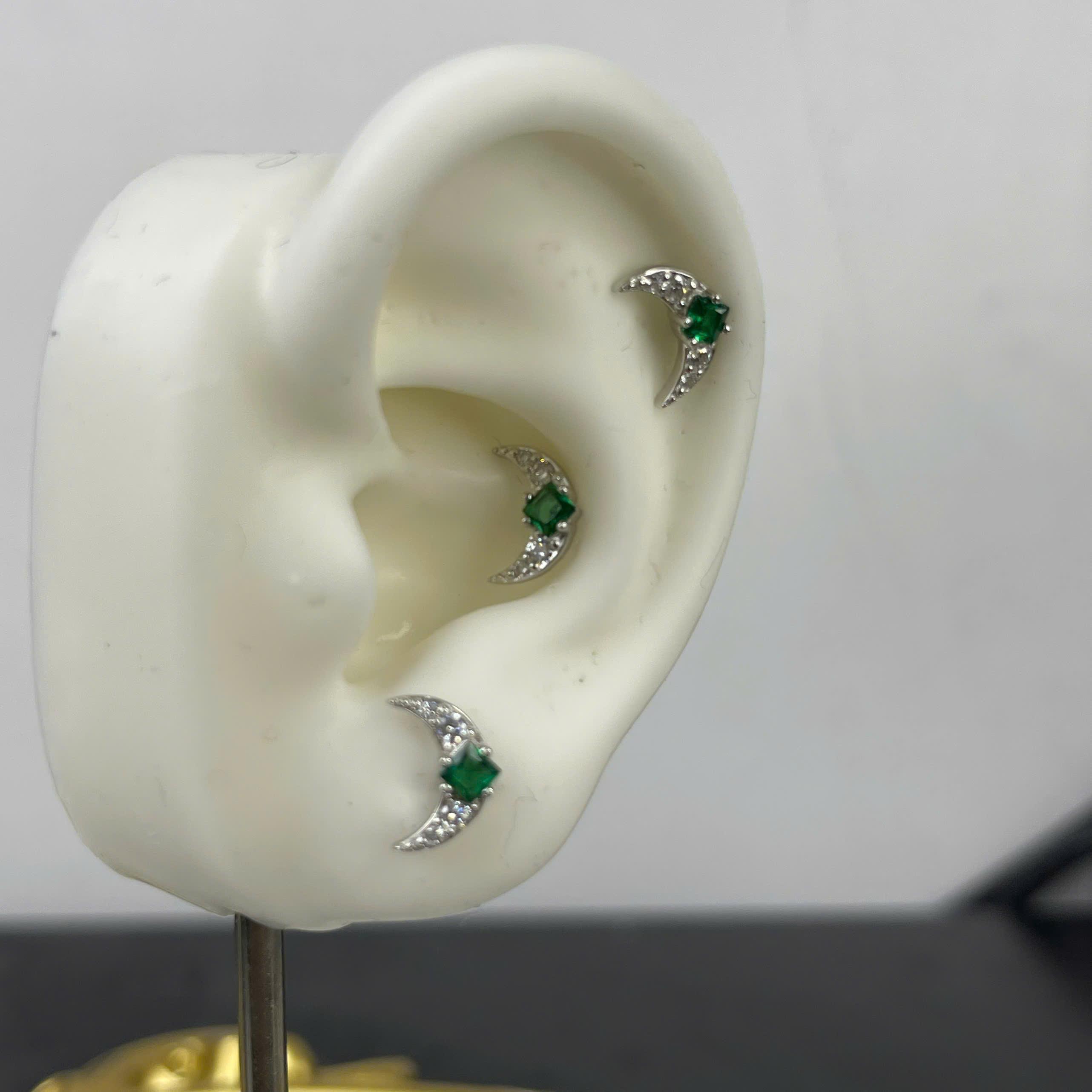 Khuyên kiểu bạc mặt trăng xanh lá xi bạch kim