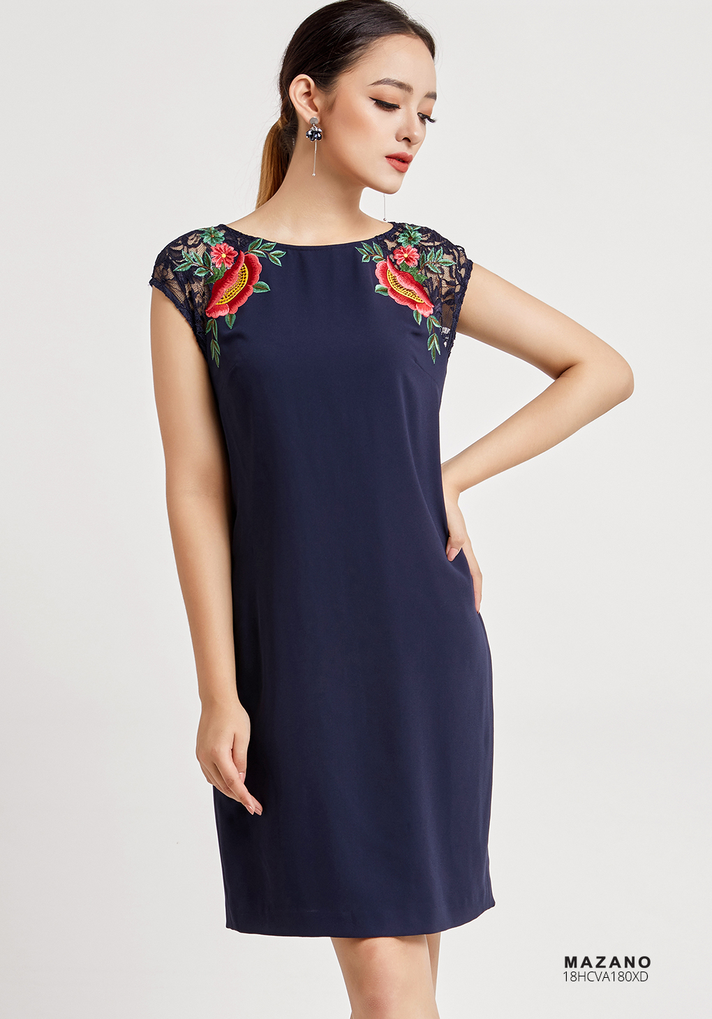 Váy xanh phối ren thêu hoa_thumbnail_3