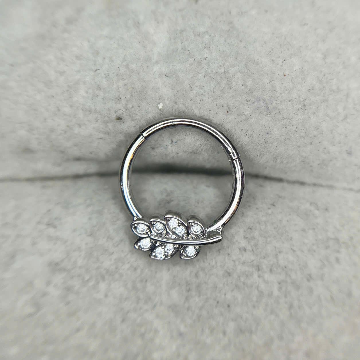 Daith kiểu cánh lá đính kim cương size 10._thumbnail_3