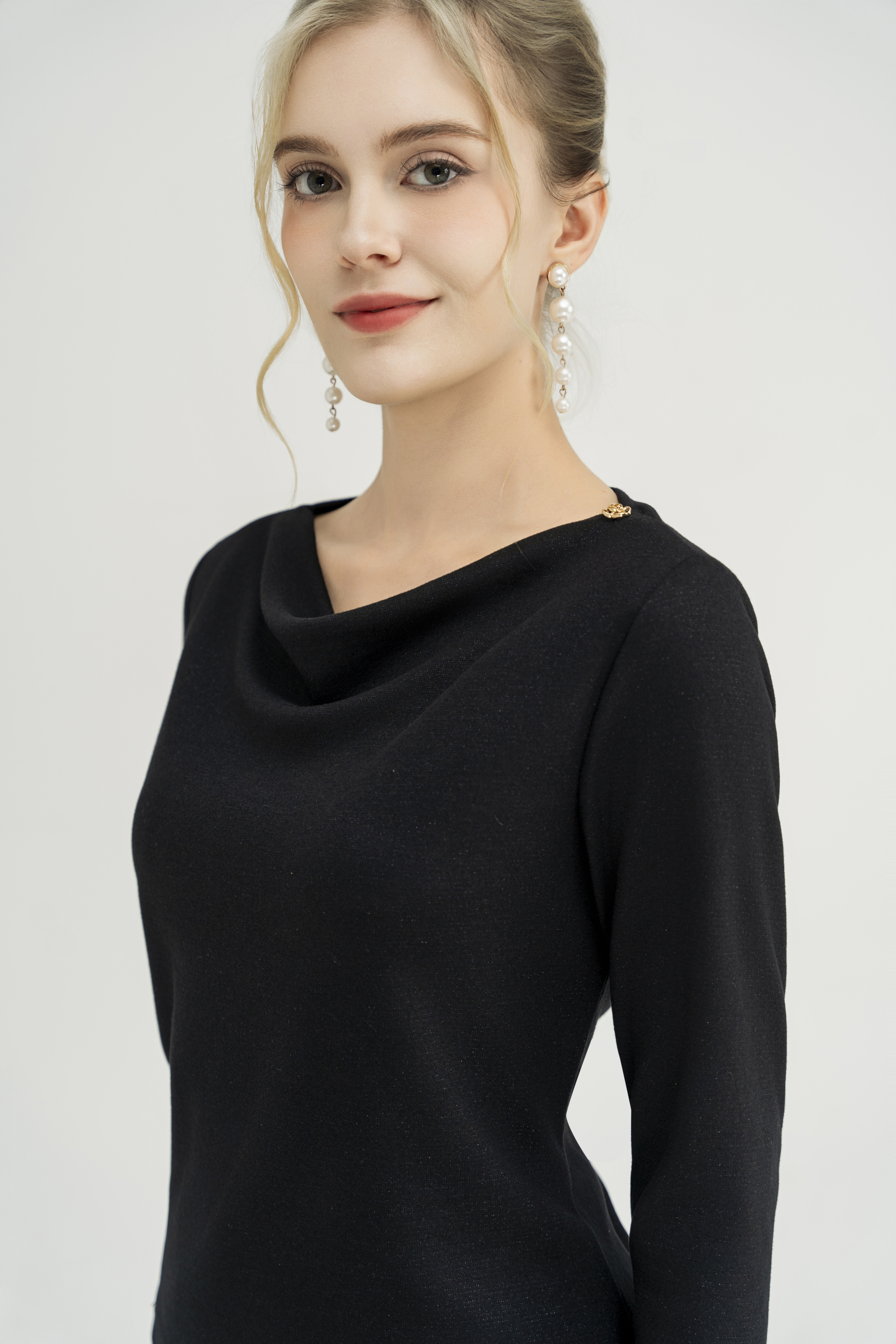 Áo top ôm vừa Vải thun len Cổ đổ Trang trí khuy cúc Tay dài Dài dưới eo_thumbnail_2