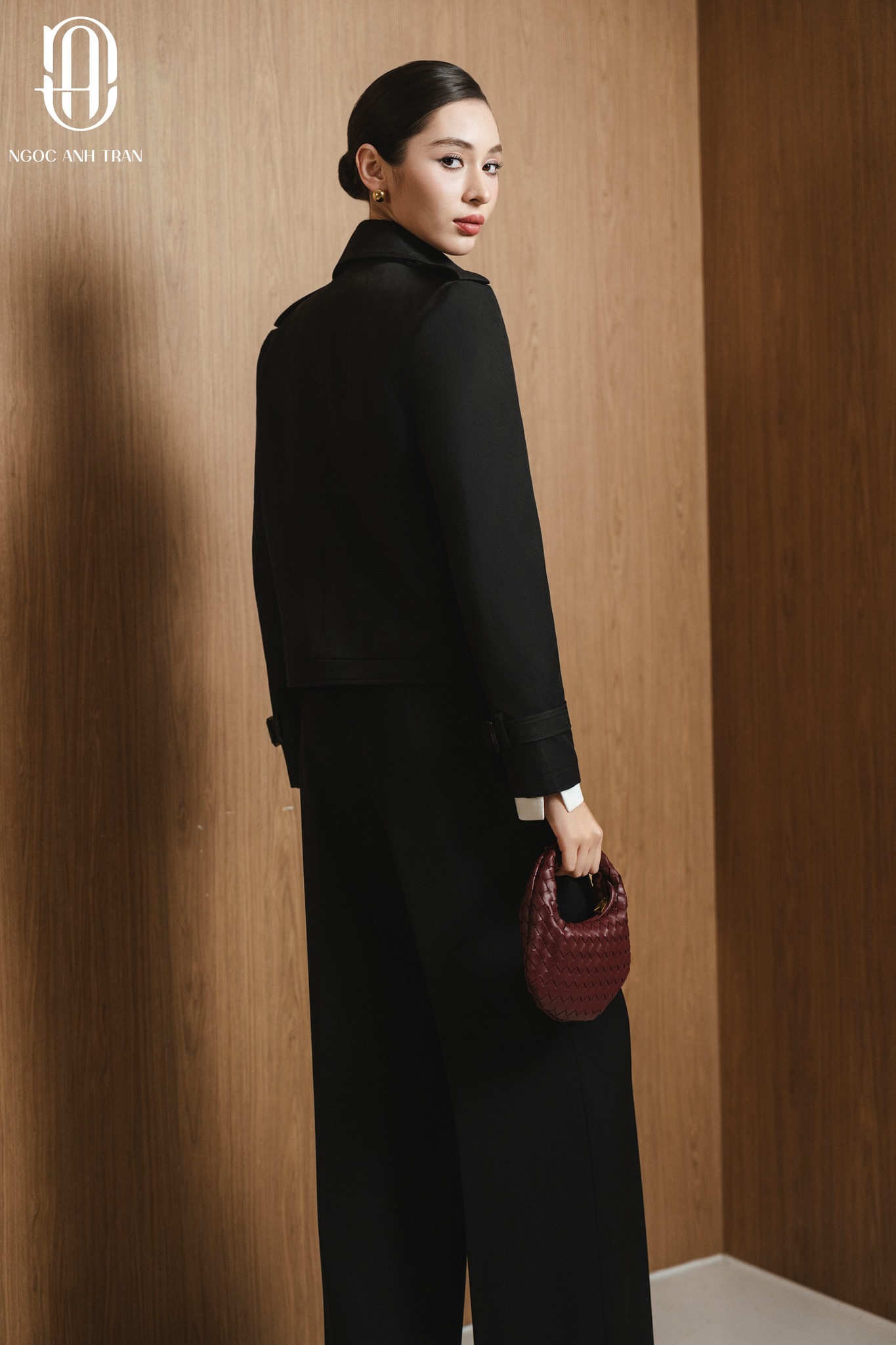 MTN26 BLACK - Măng tô dáng ngắn màu đen_thumbnail_2