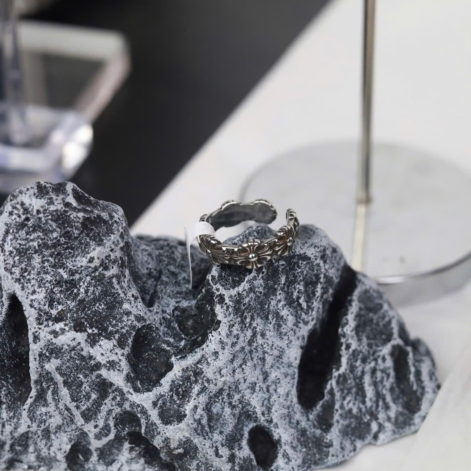 Nhẫn titan chrome heart hoa gothic_thumbnail_1