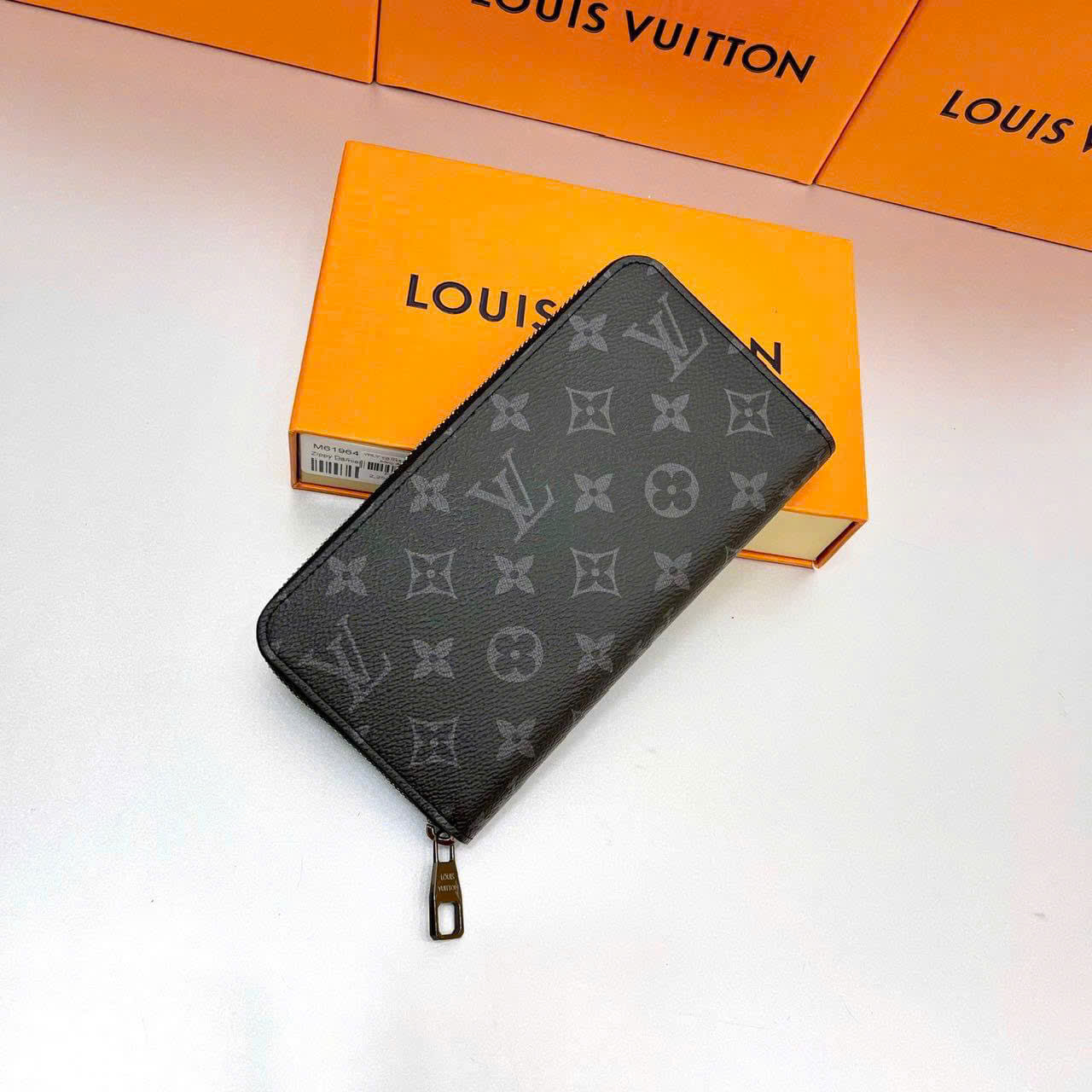 Ví nam cầm tay LV Zippy_thumbnail_1