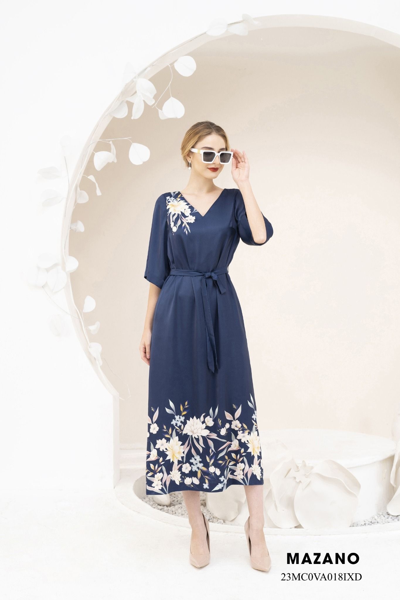 Đầm lụa xanh than dáng suông đi biển