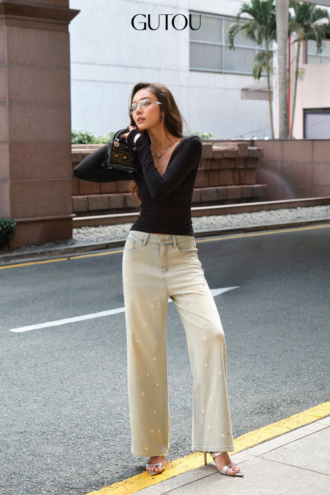 [ GUTOU ] Quần Jeans Suông Đính Đá Embelli_thumbnail_5