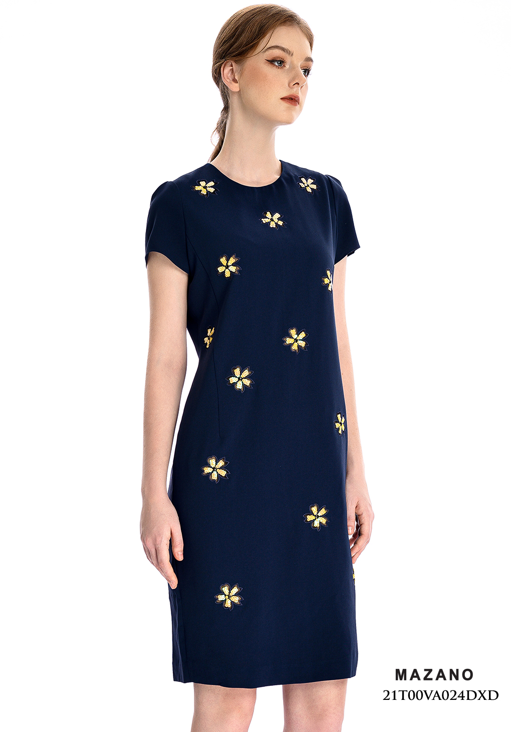 Đầm xanh than thêu hoa cách điệu