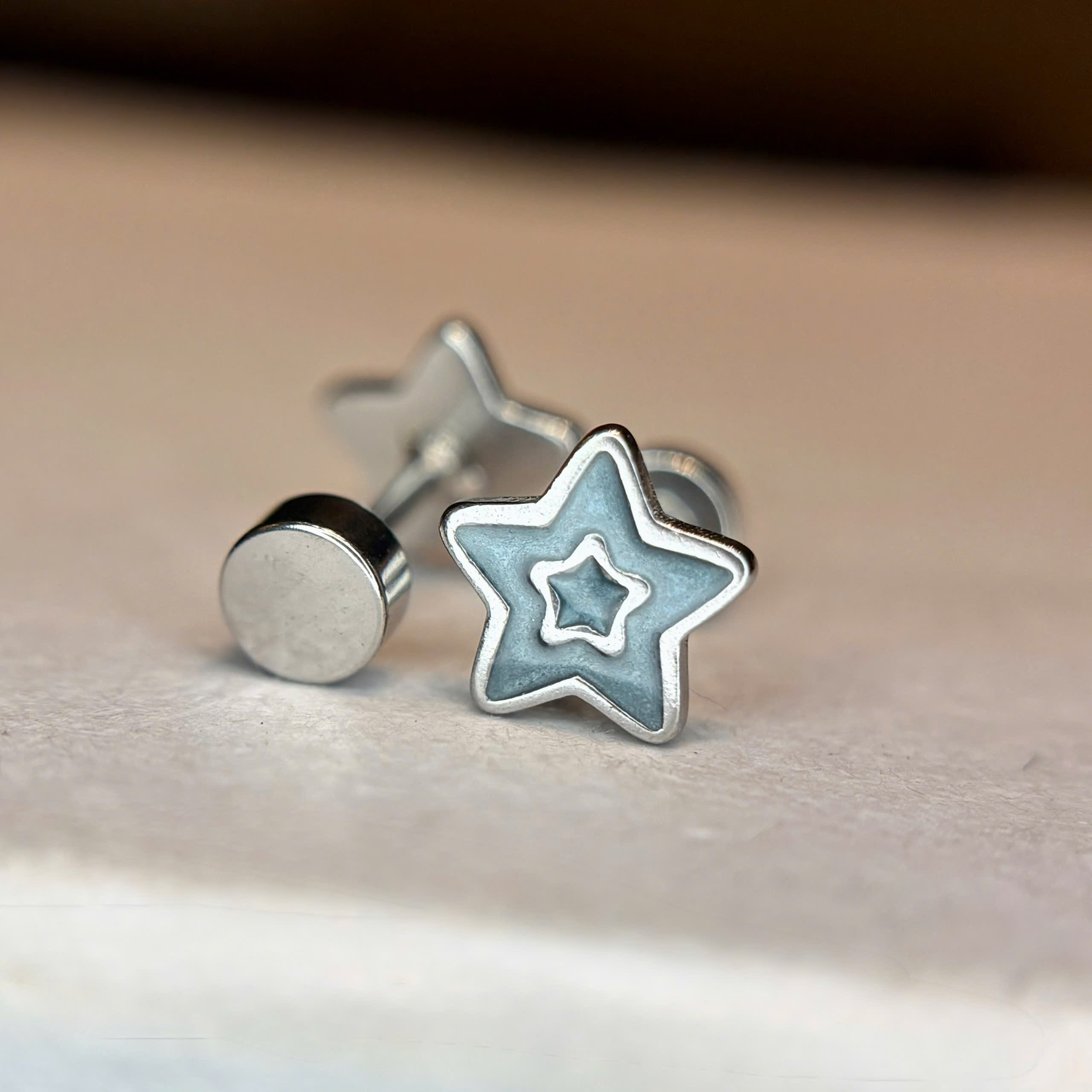 Khuyên kiểu ngôi sao trơn xanh bi