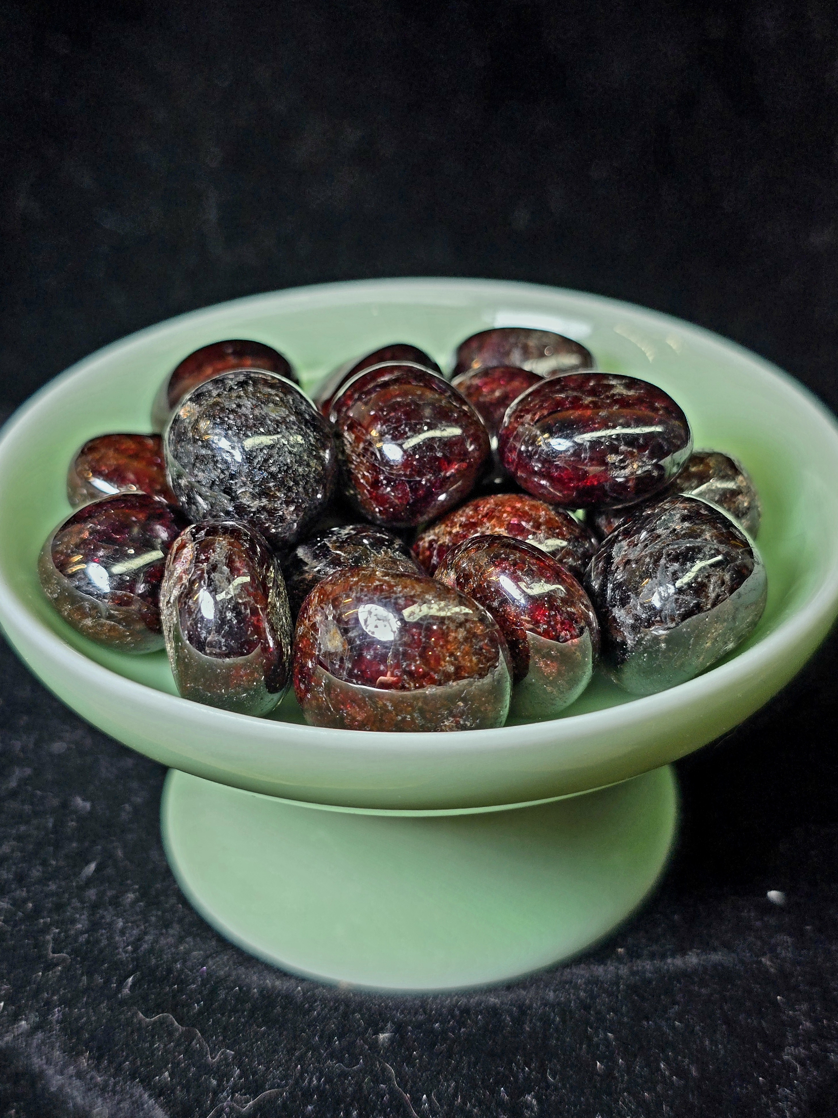 Đá cuội đã mài bóng / Tumbled Garnet Đỏ (8-10gram/viên - size dưới 2cm)