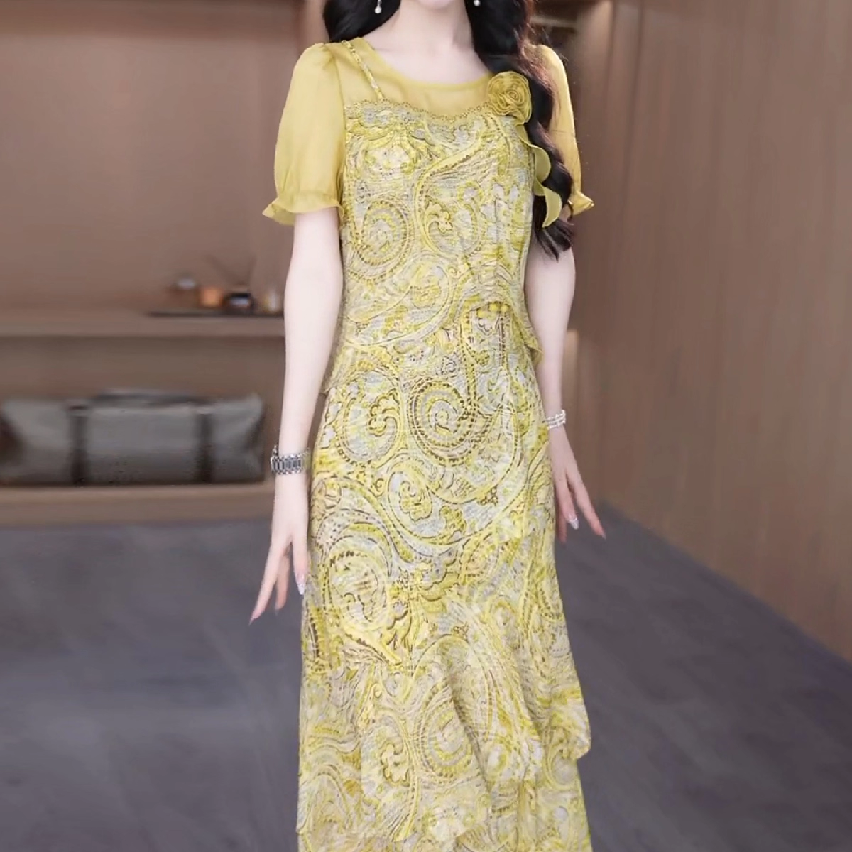 17825-Đầm voan xòe giả rời in hoa tiết màu vàng chanh ( voan, lót)