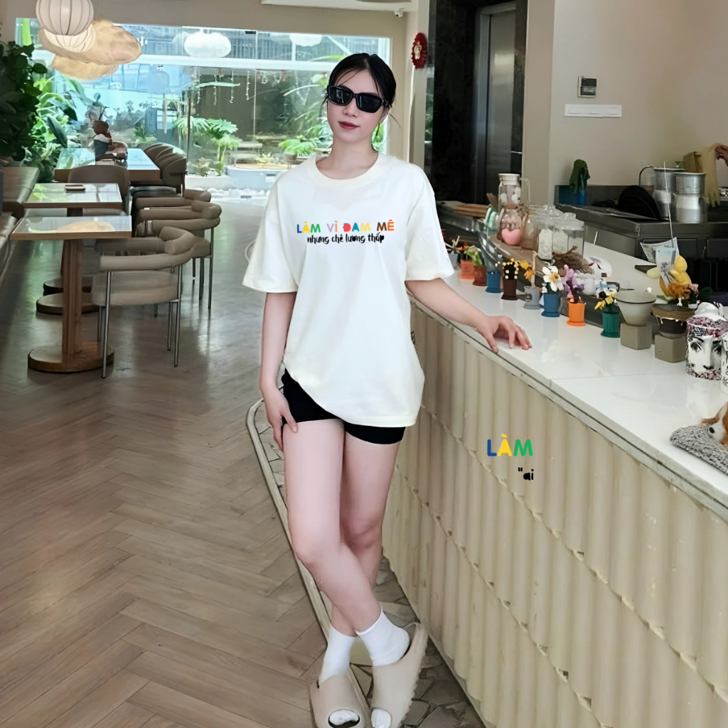 Áo thun nữ màu trắng form oversize rộng local brand We Tee in chữ Làm vì đam mê - T029