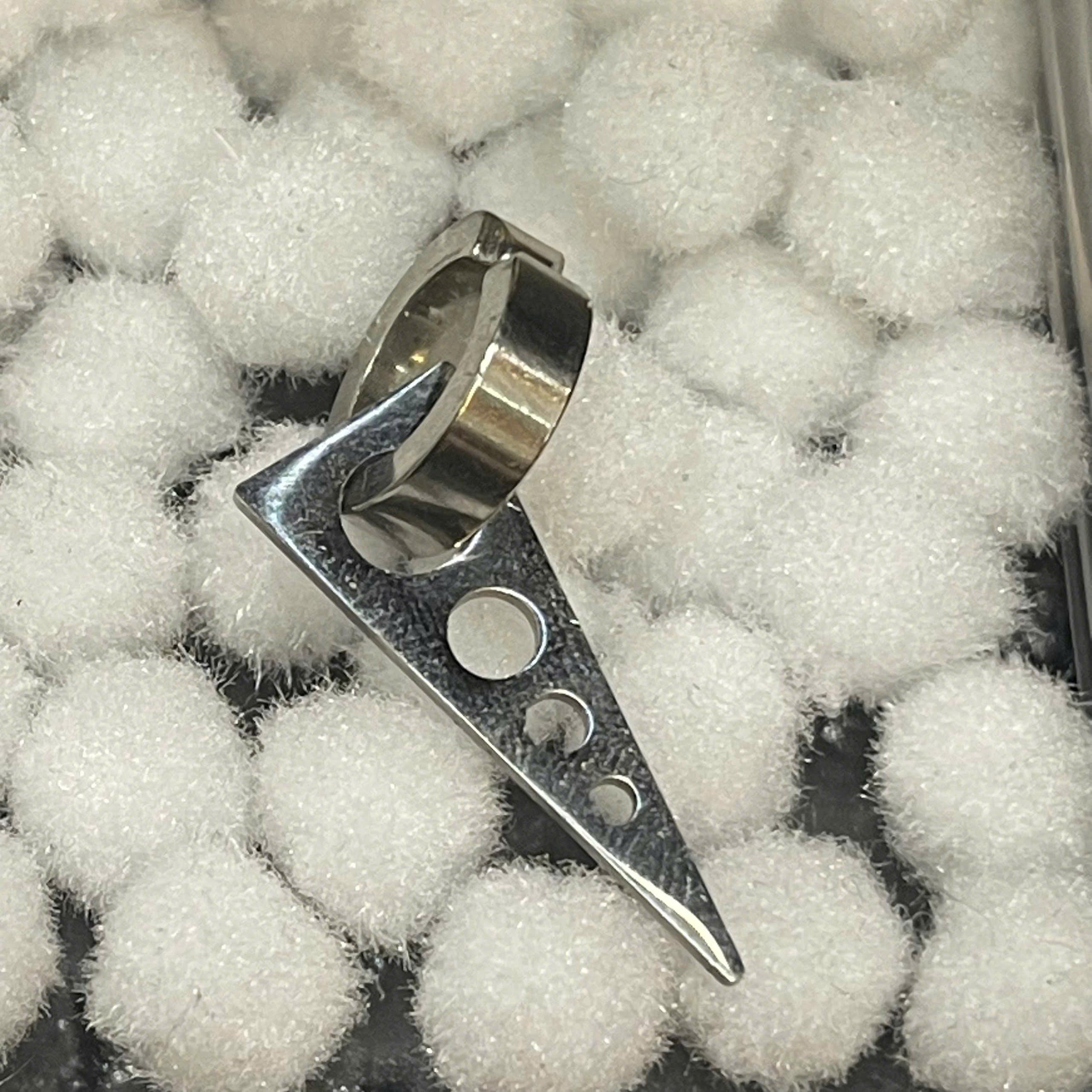 khuyên kẹp giả tam giác 3 lỗ_thumbnail_1