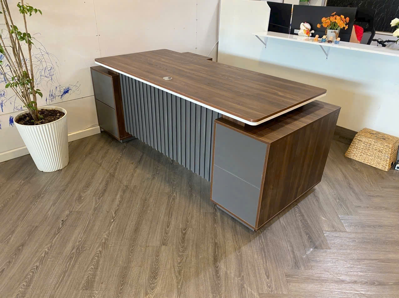 Bàn Giám Đốc LX08 - Giá Liên Hệ 0986 987 227