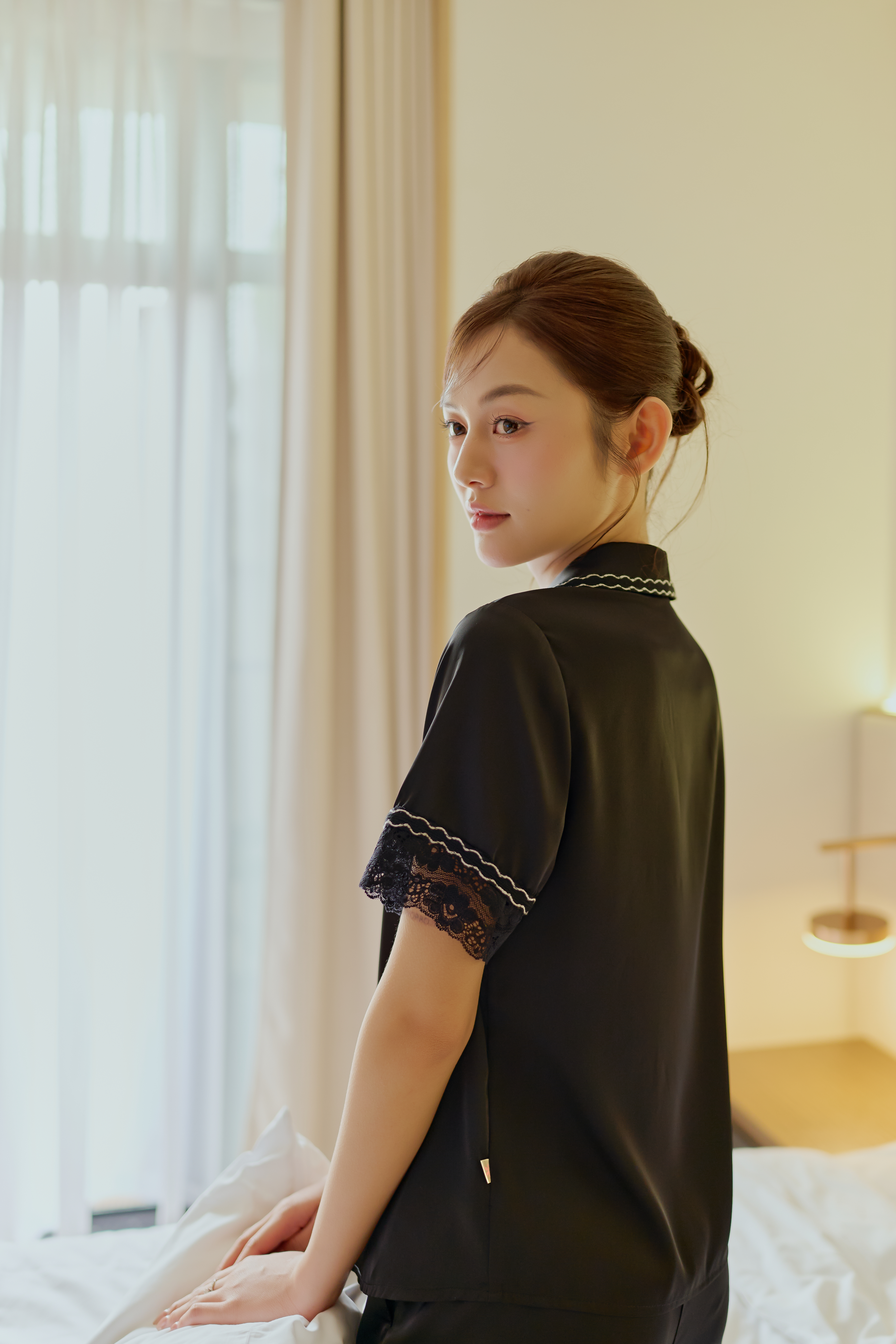 Bộ lụa áo cộc tay, quần dài BN587_thumbnail_4