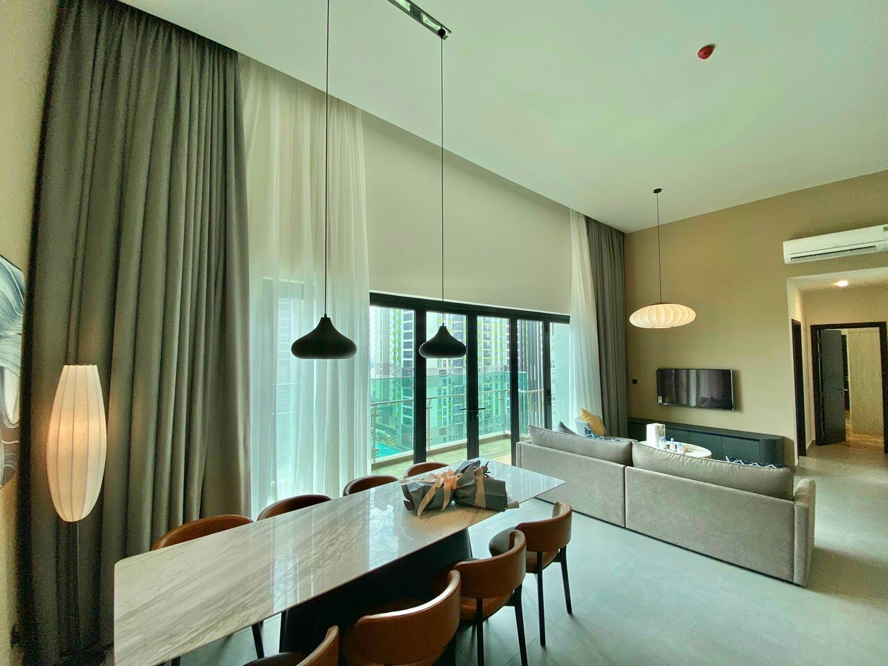 Bán nhanh các căn 1 phòng ngủ, dt 58m2 nội thất chuẩn xịn, mới 100% giá bán hấp dẫn nhất thị trường