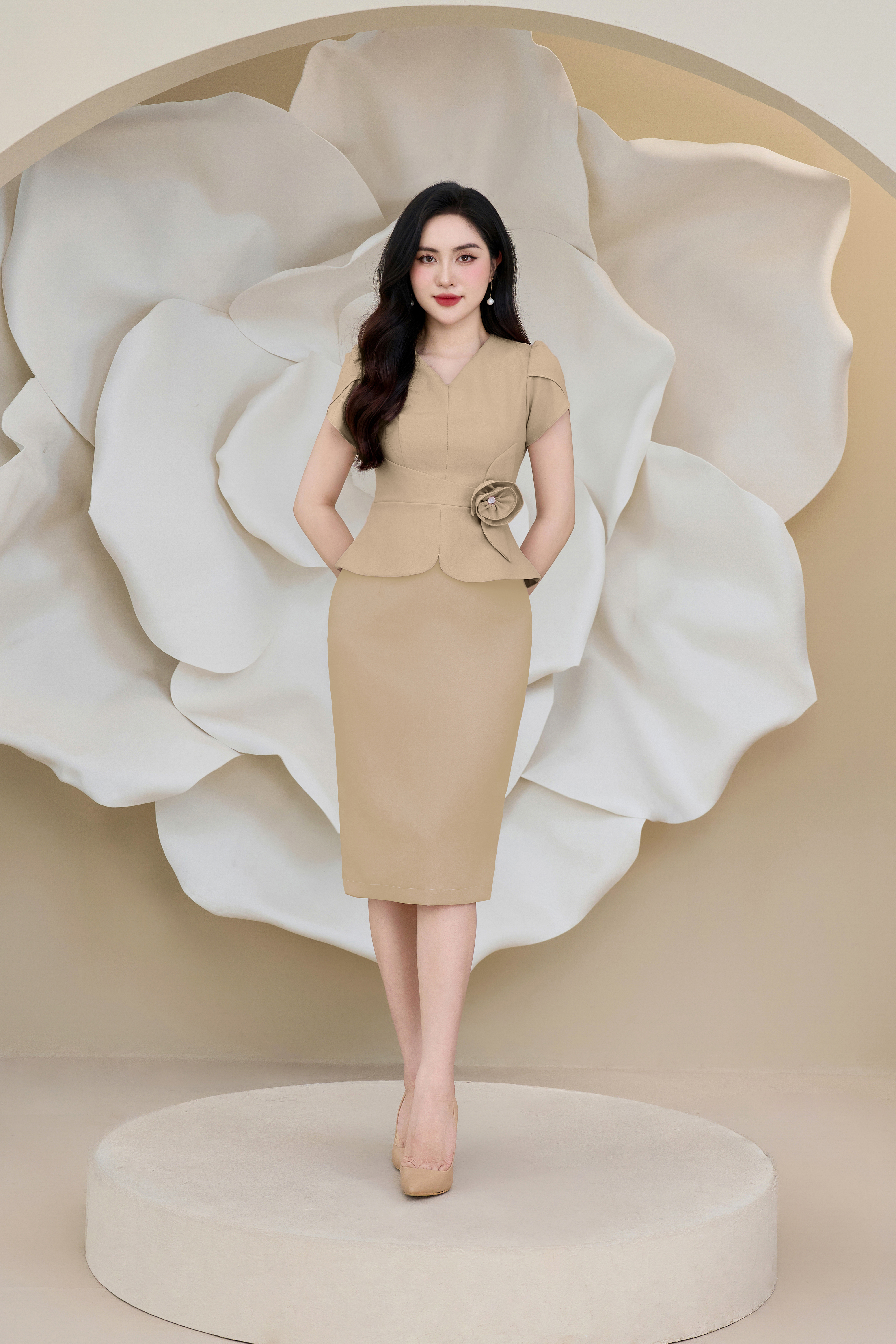 Đầm ôm peplum be đính hoa eo_thumbnail_2