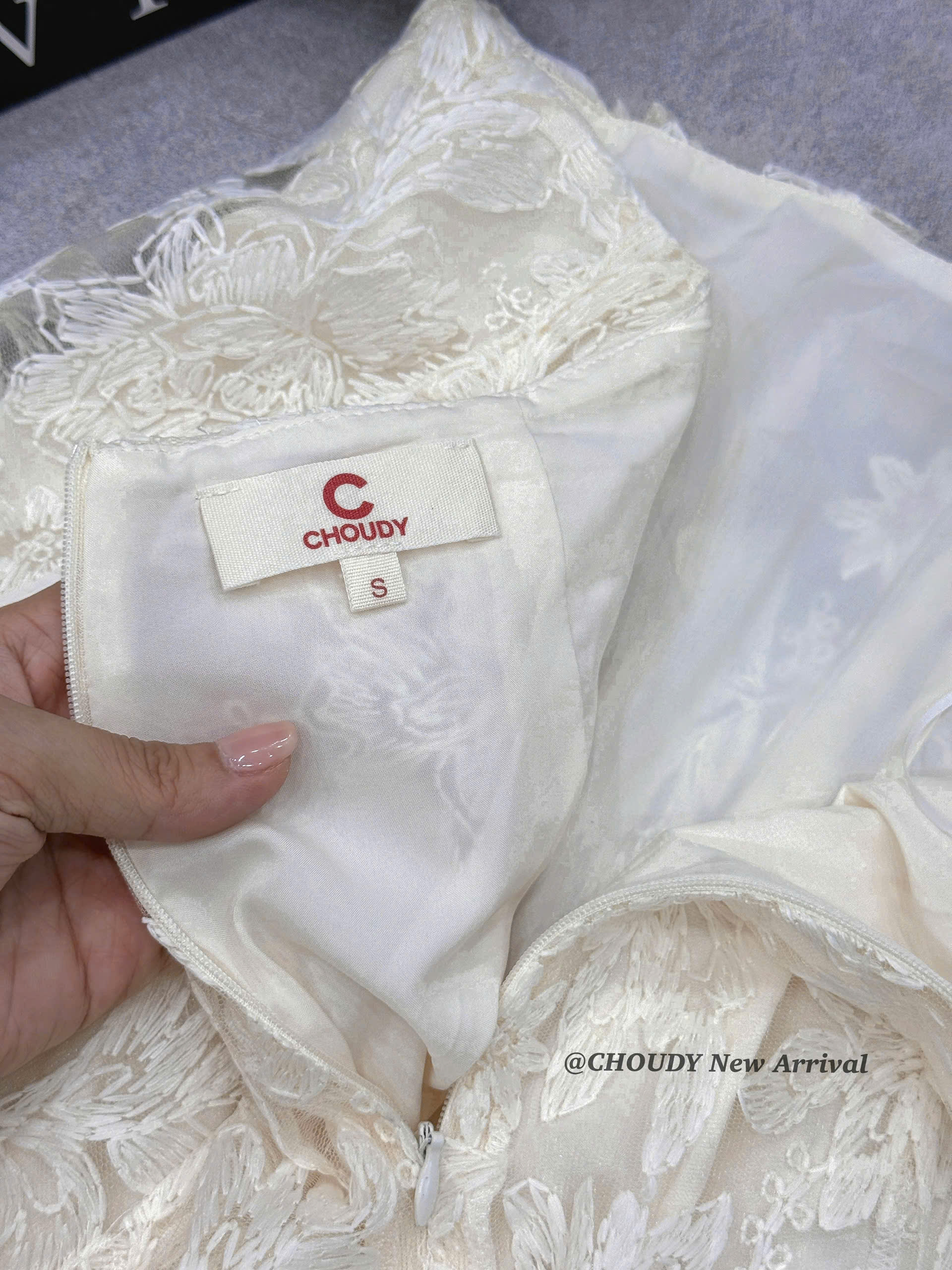 SALE U503 CHÂN VÁY REN KEM_thumbnail_3