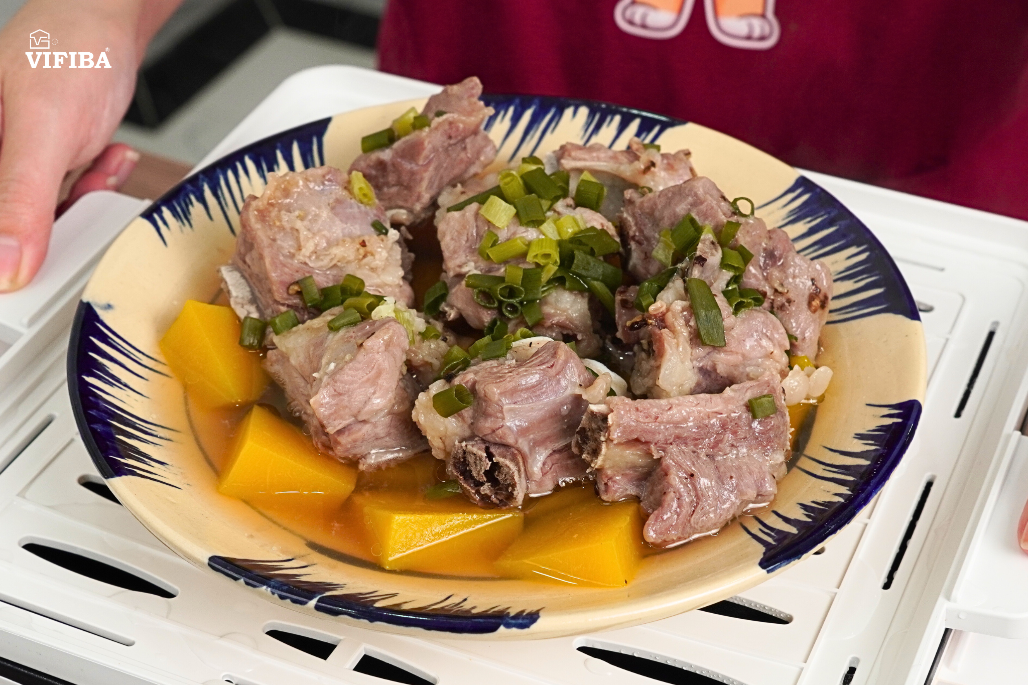 KHÁM PHÁ CÔNG THỨC SƯỜN HẤP BÍ ĐỎ NGON TUYỆT ĐỈNH, DỄ LÀM TẠI NHÀ