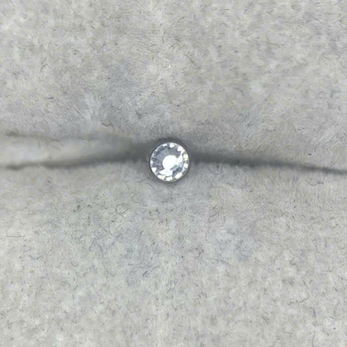 Đá cấy kim cương titan size 3