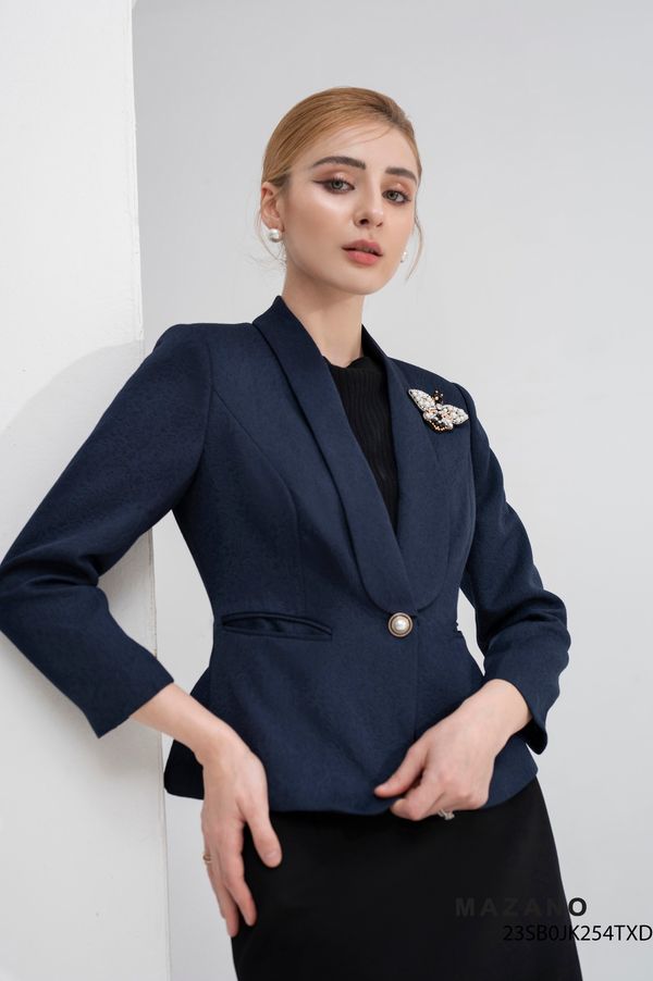 áo Jacket đen đính đá ở cổ_thumbnail_2