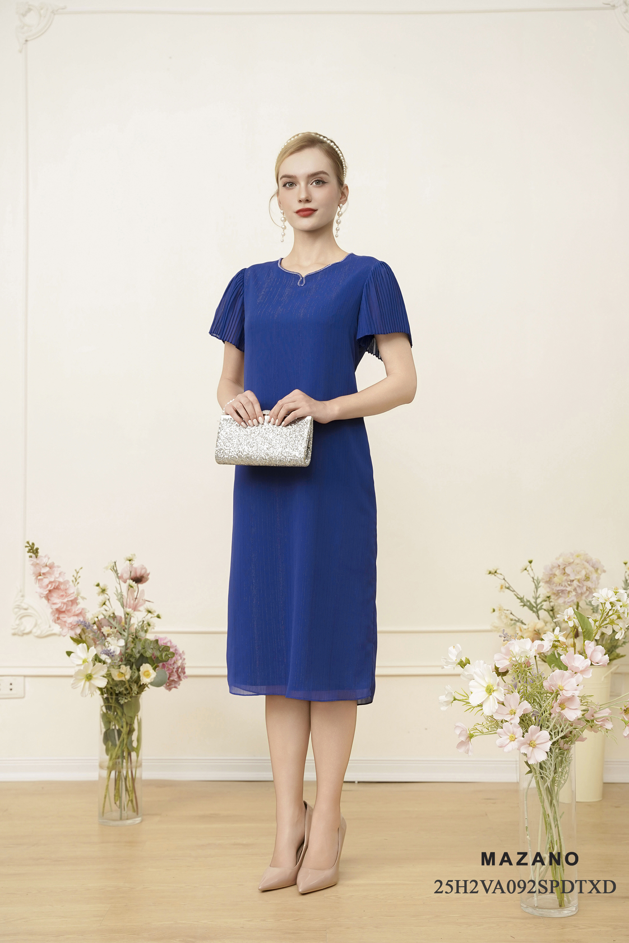 Váy Đầm Suông Vải voan dày Đính đá thủ công Cổ tròn Tay ngắn dập ly Dài ngang bắp chân