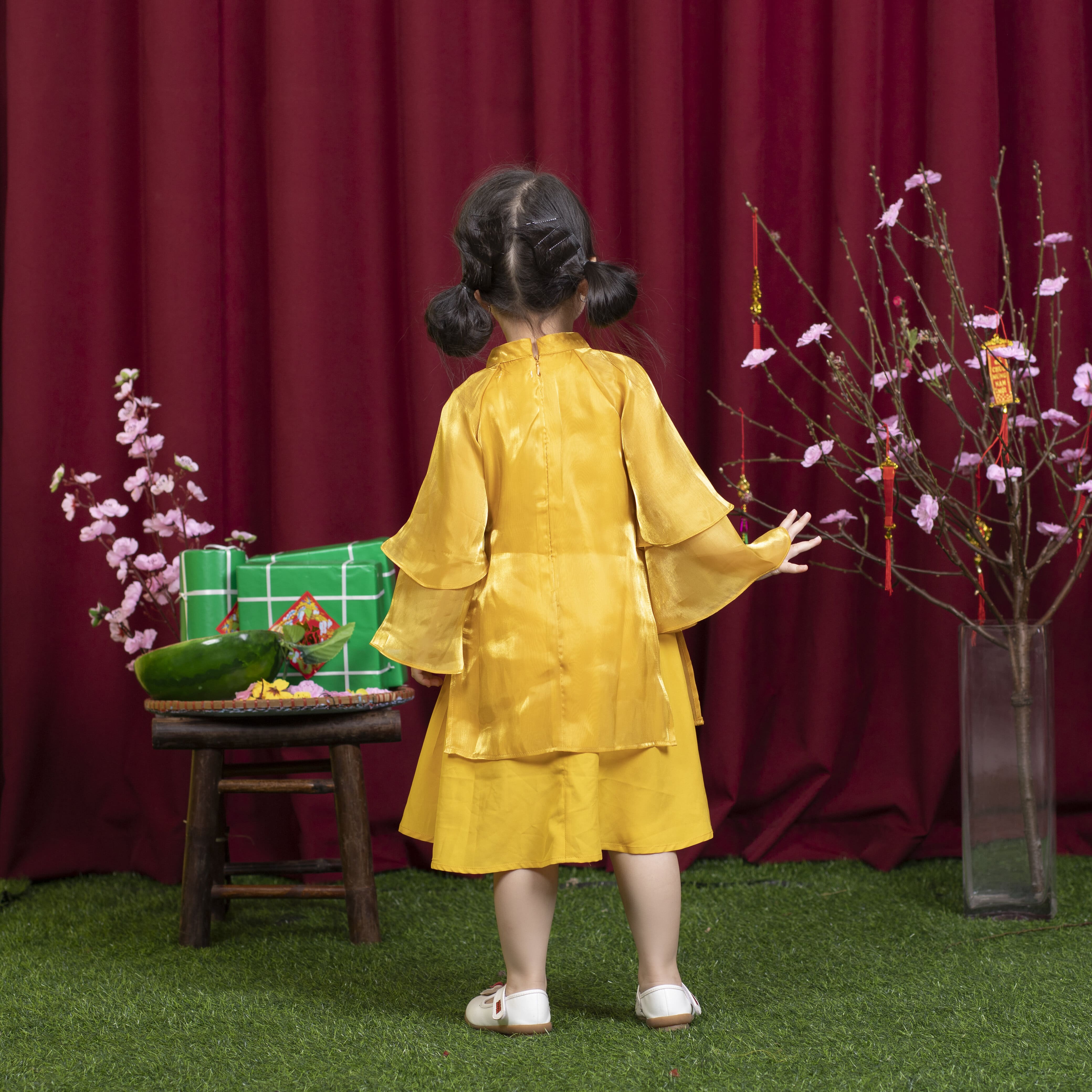 Áo dài tơ nơ cổ. Chân váy liền_thumbnail_1