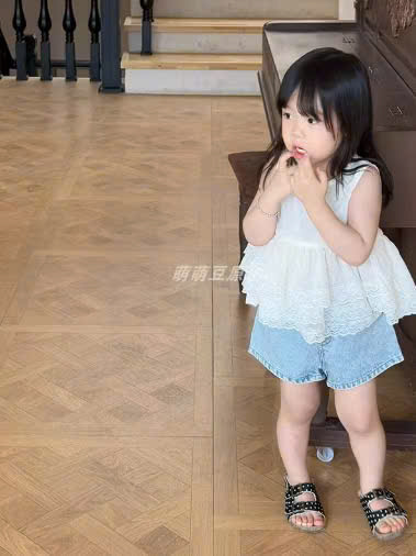 Set áo trắng ren + quần jean bé gái_thumbnail_4