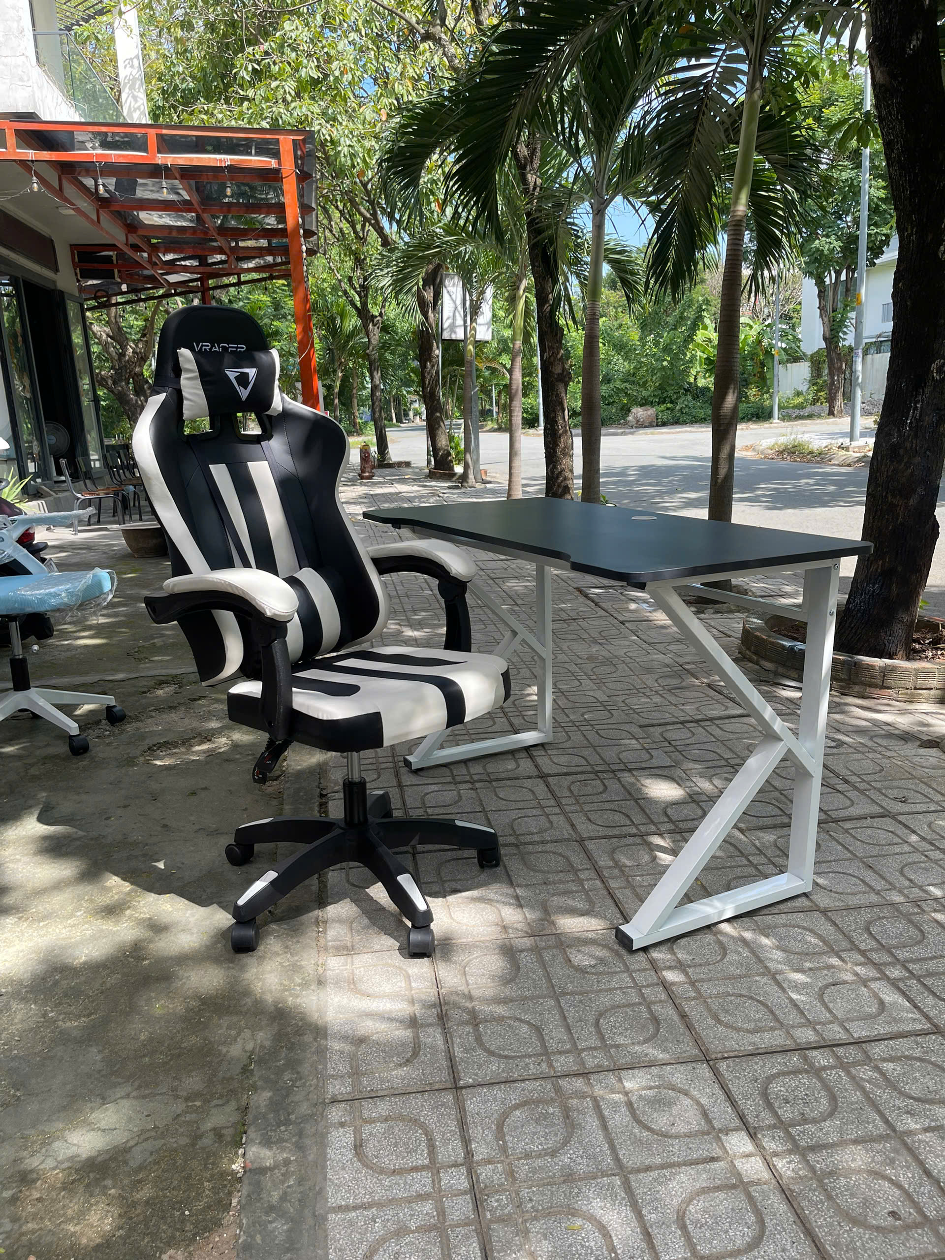 Bàn Gaming Chân U K Z – Mặt Uốn Cong Hiện Đại, Lắp Ráp Dễ Dàng, Bền Chắc, Mang Lại Cảm Hứng Làm Việc Và Học Tập_thumbnail_6